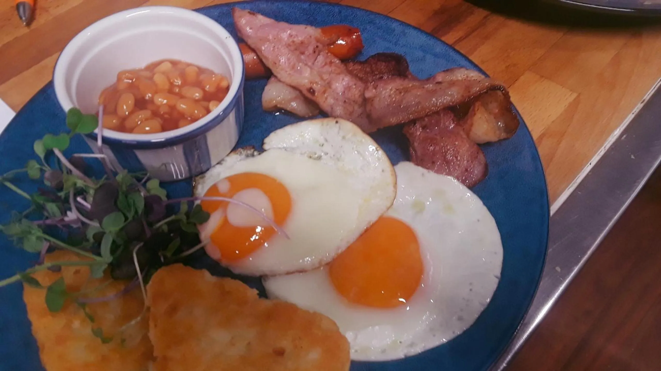 Food and drinks in Lady Bowen Bed & Breakfast