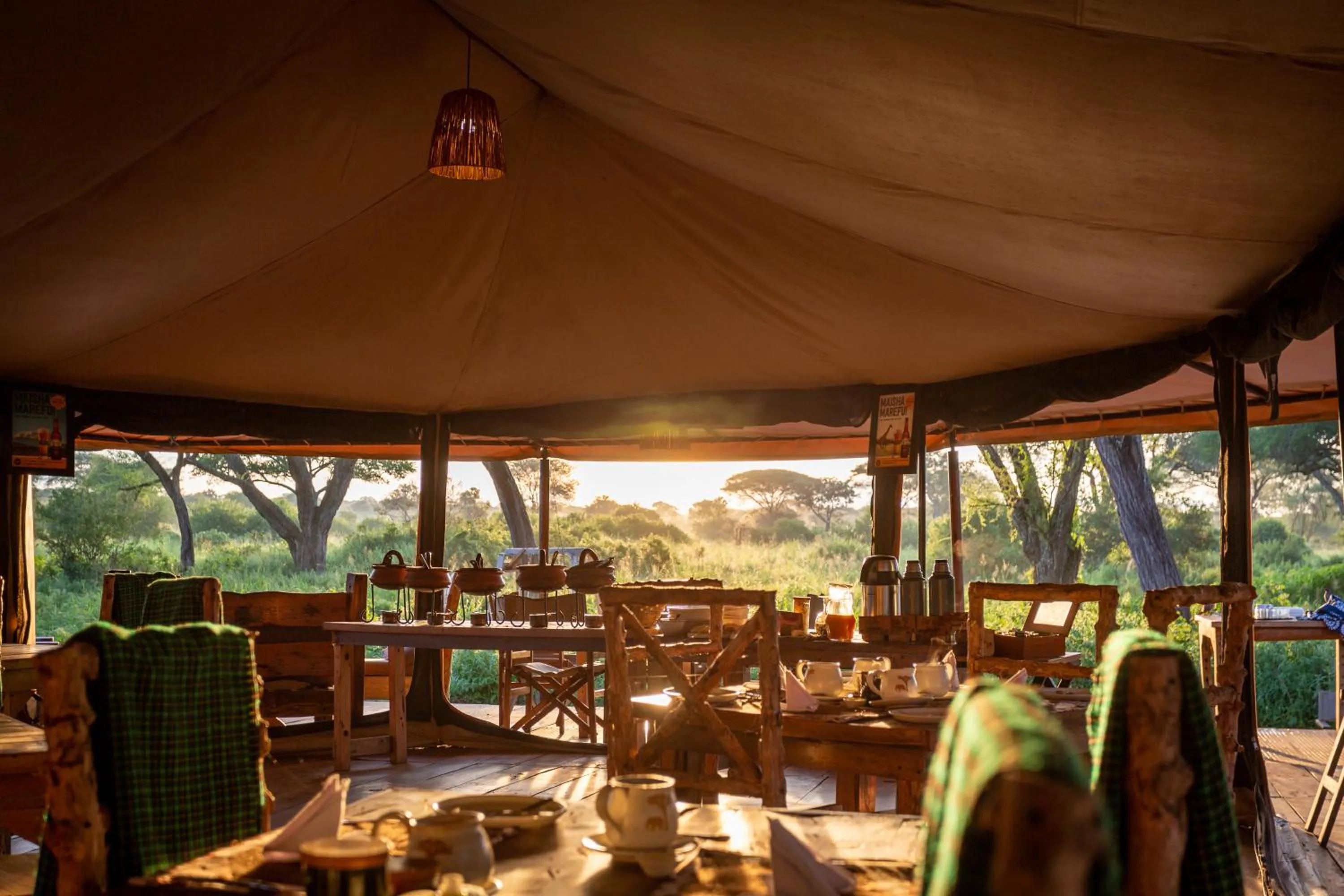 Restaurant/places to eat in Baobab Tented Camp
