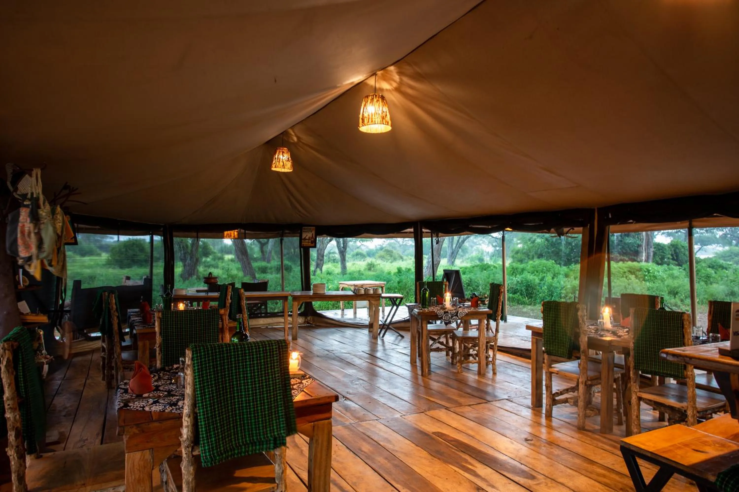 Restaurant/places to eat in Baobab Tented Camp