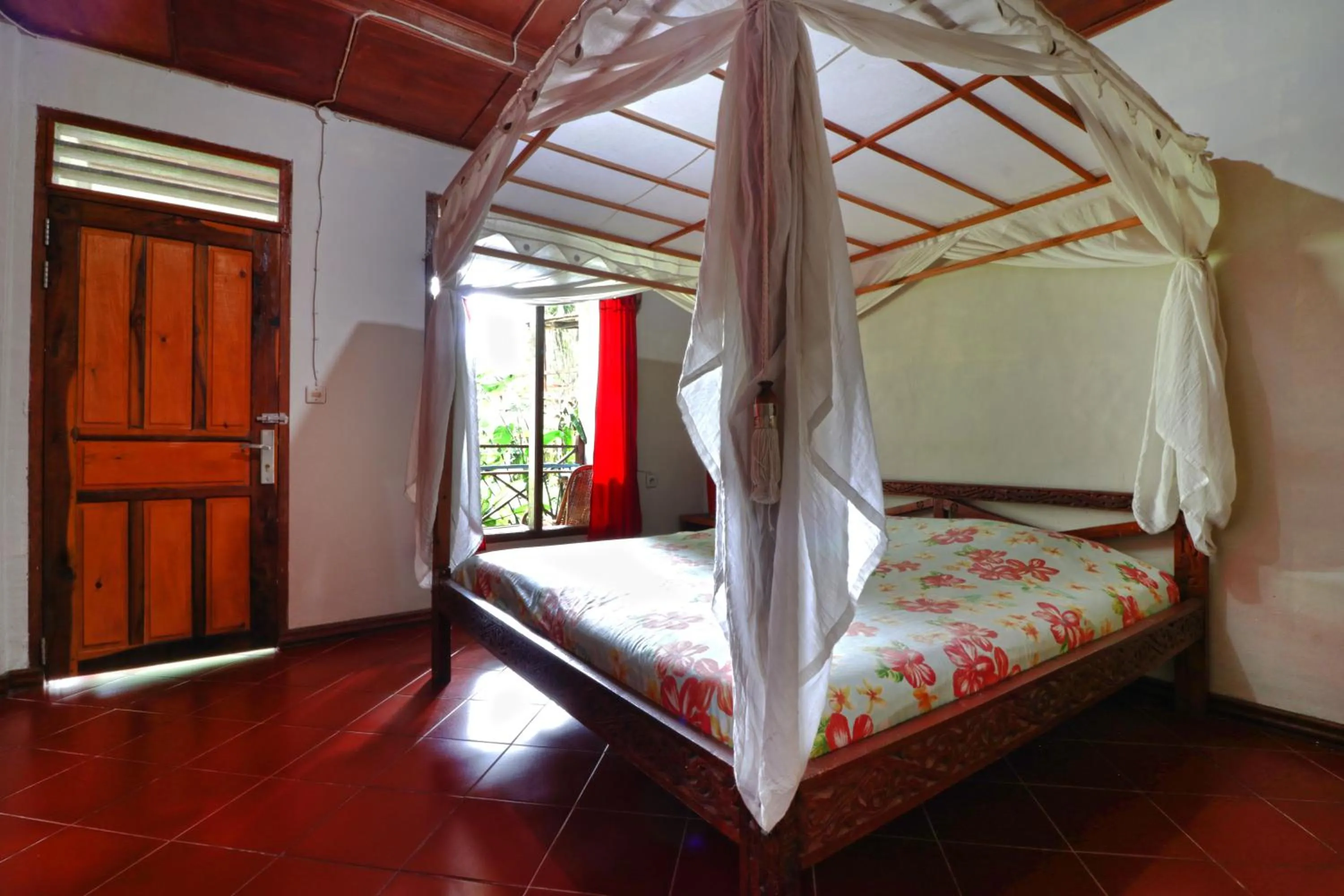 Photo of the whole room, Bed in Bagus Bay Homestay