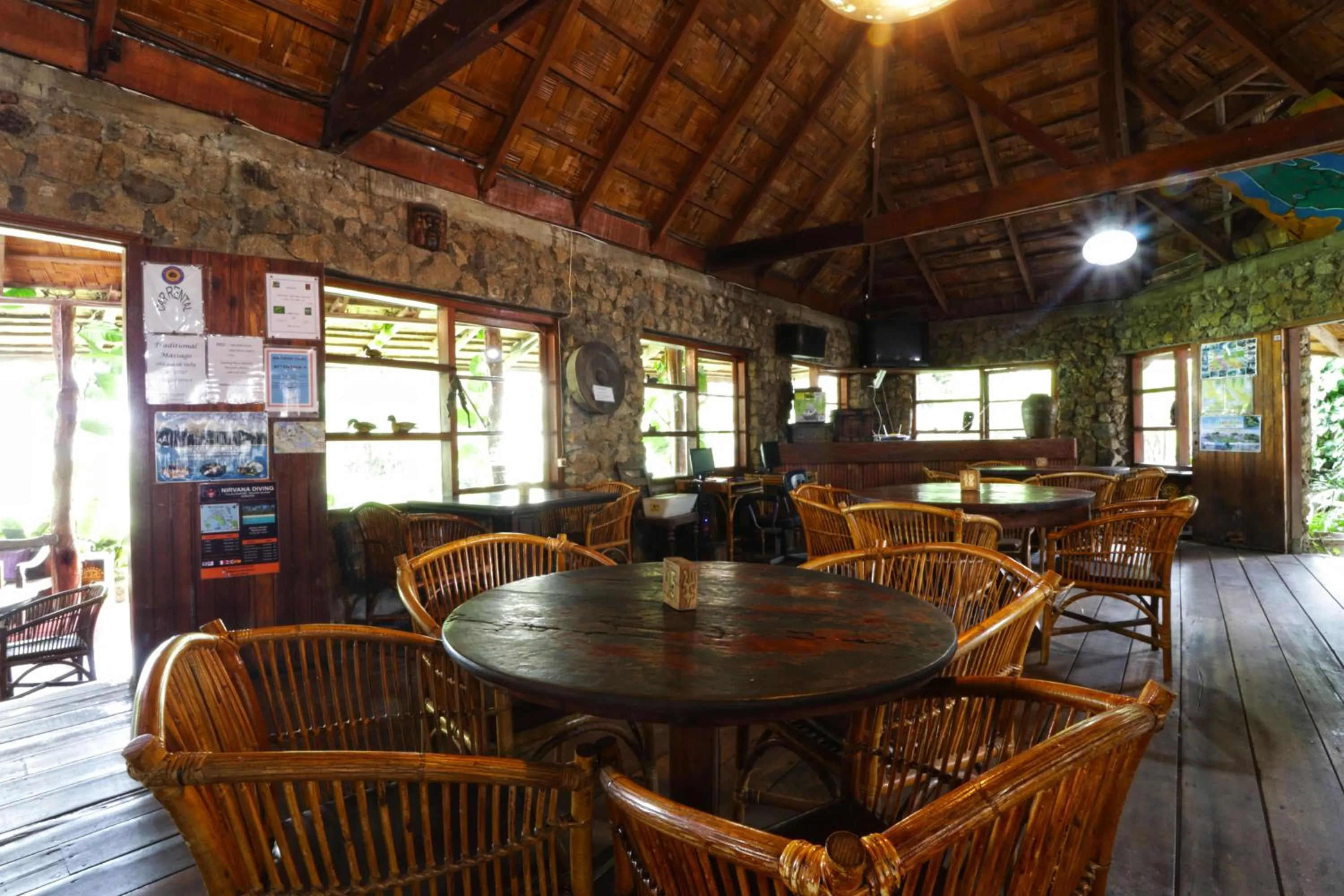 Restaurant/places to eat in Bagus Bay Homestay
