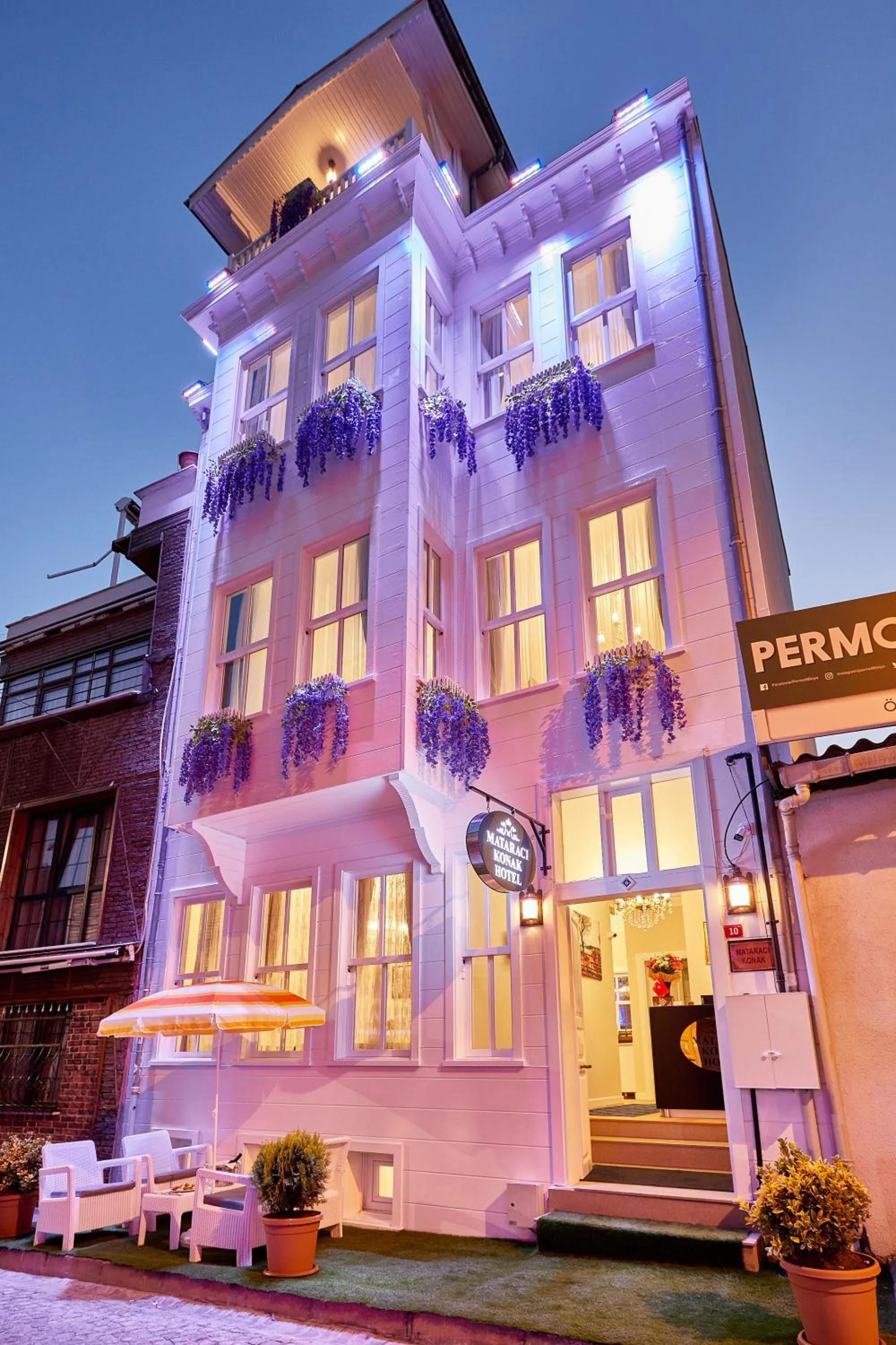 Property building in Mataraci Konak