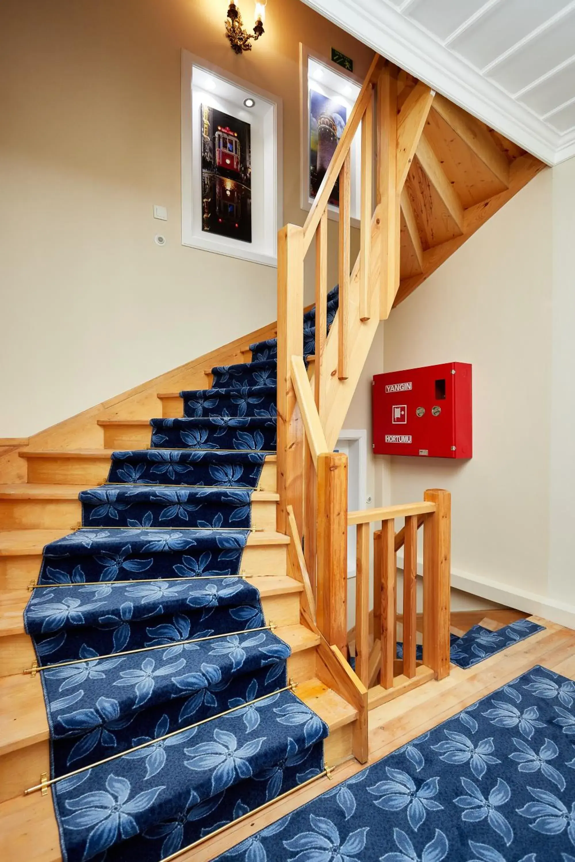 Property building in Mataraci Konak Property building in Mataraci Konak