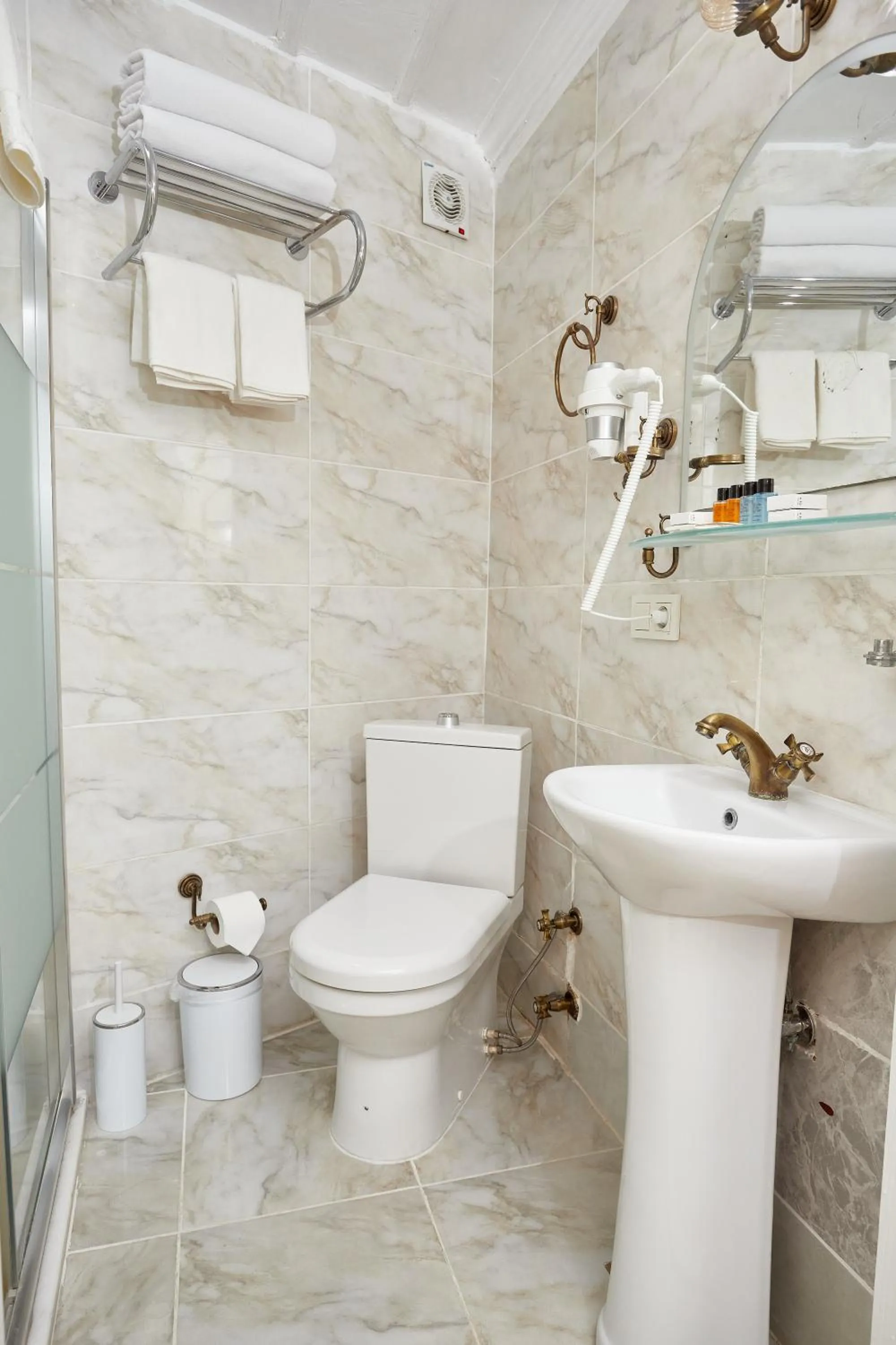 Bathroom in Mataraci Konak