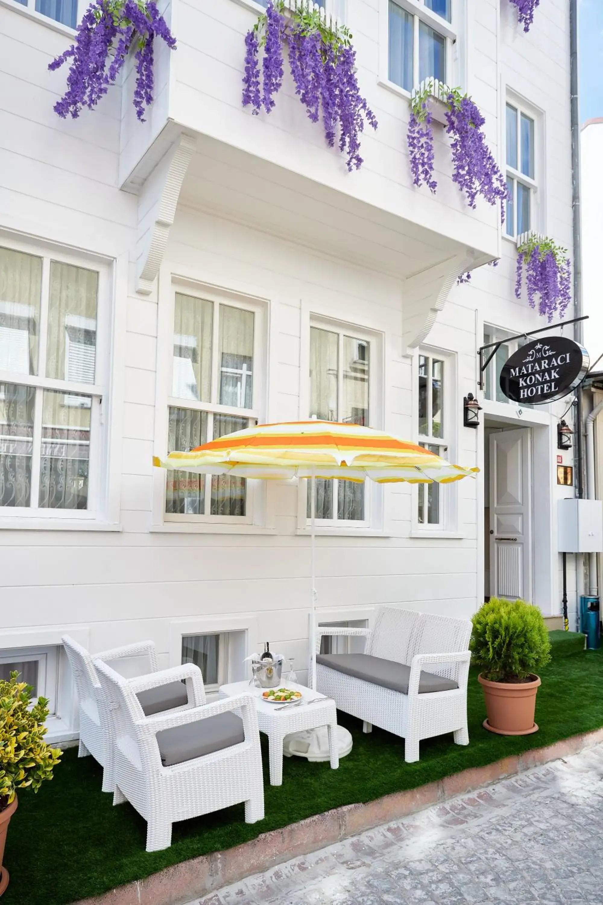 Property building in Mataraci Konak Property building in Mataraci Konak