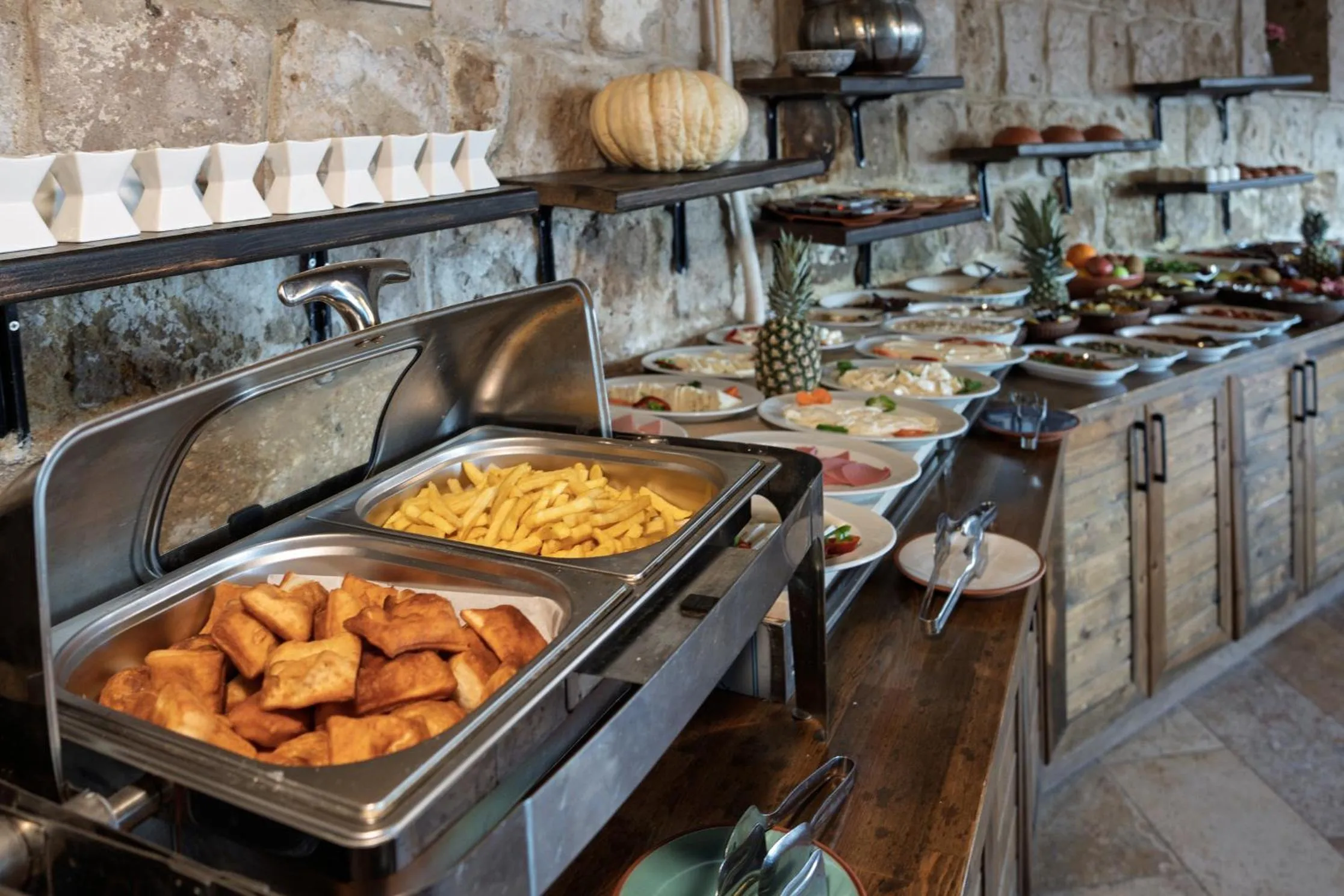 Breakfast in Grand Cave Suites