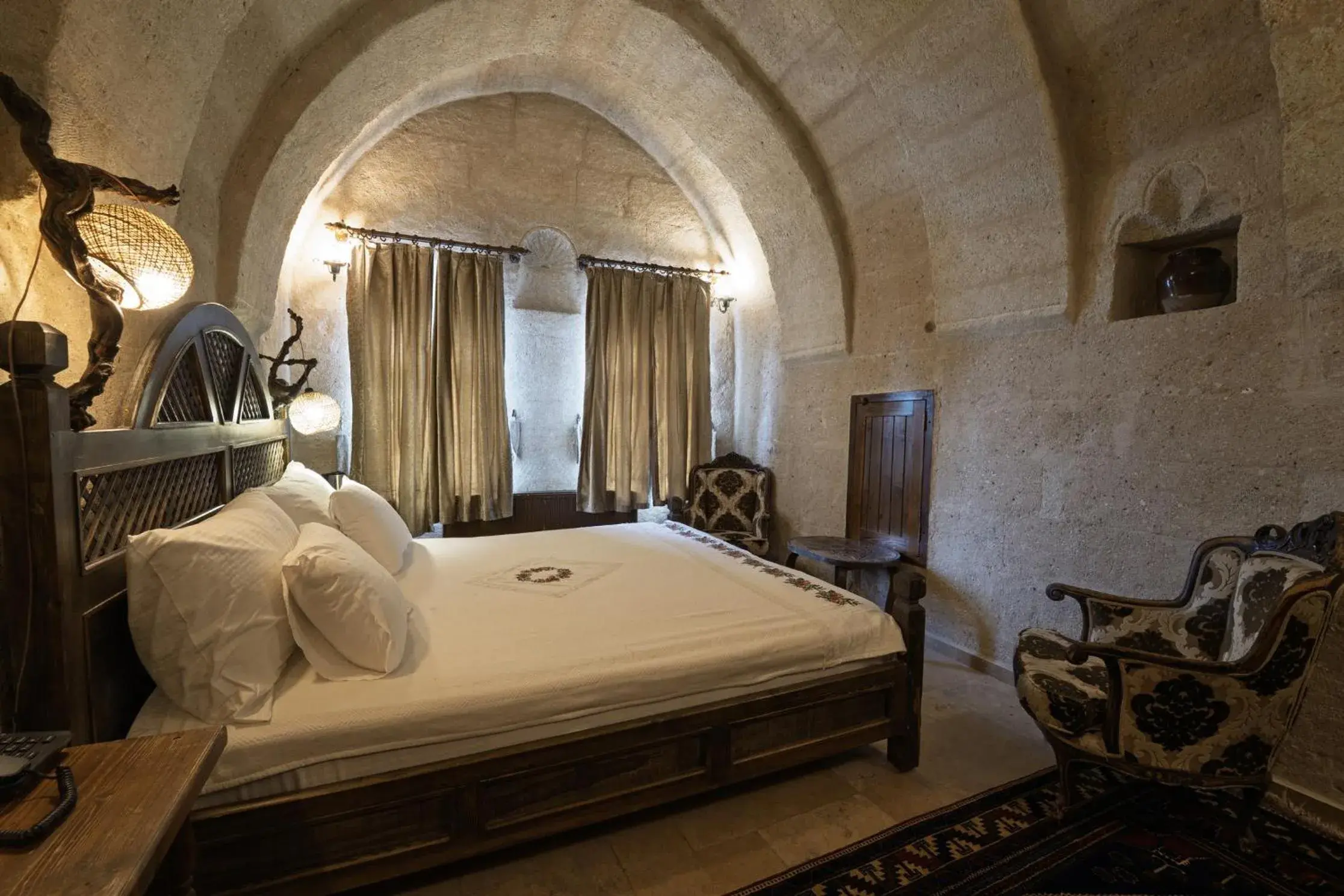 Stone Arch Room in Grand Cave Suites Stone Arch Room in Grand Cave Suites