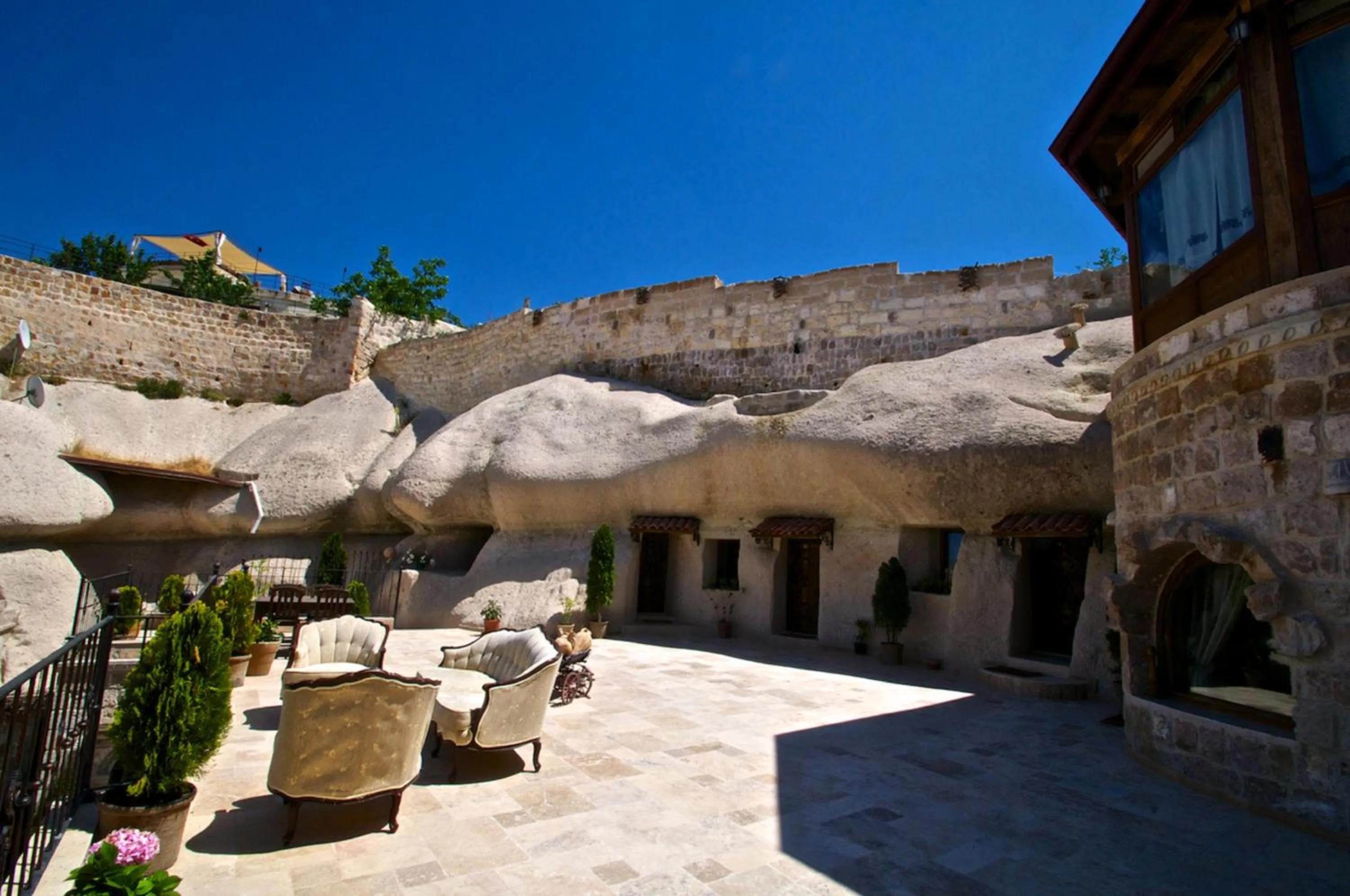 Balcony/Terrace in Grand Cave Suites