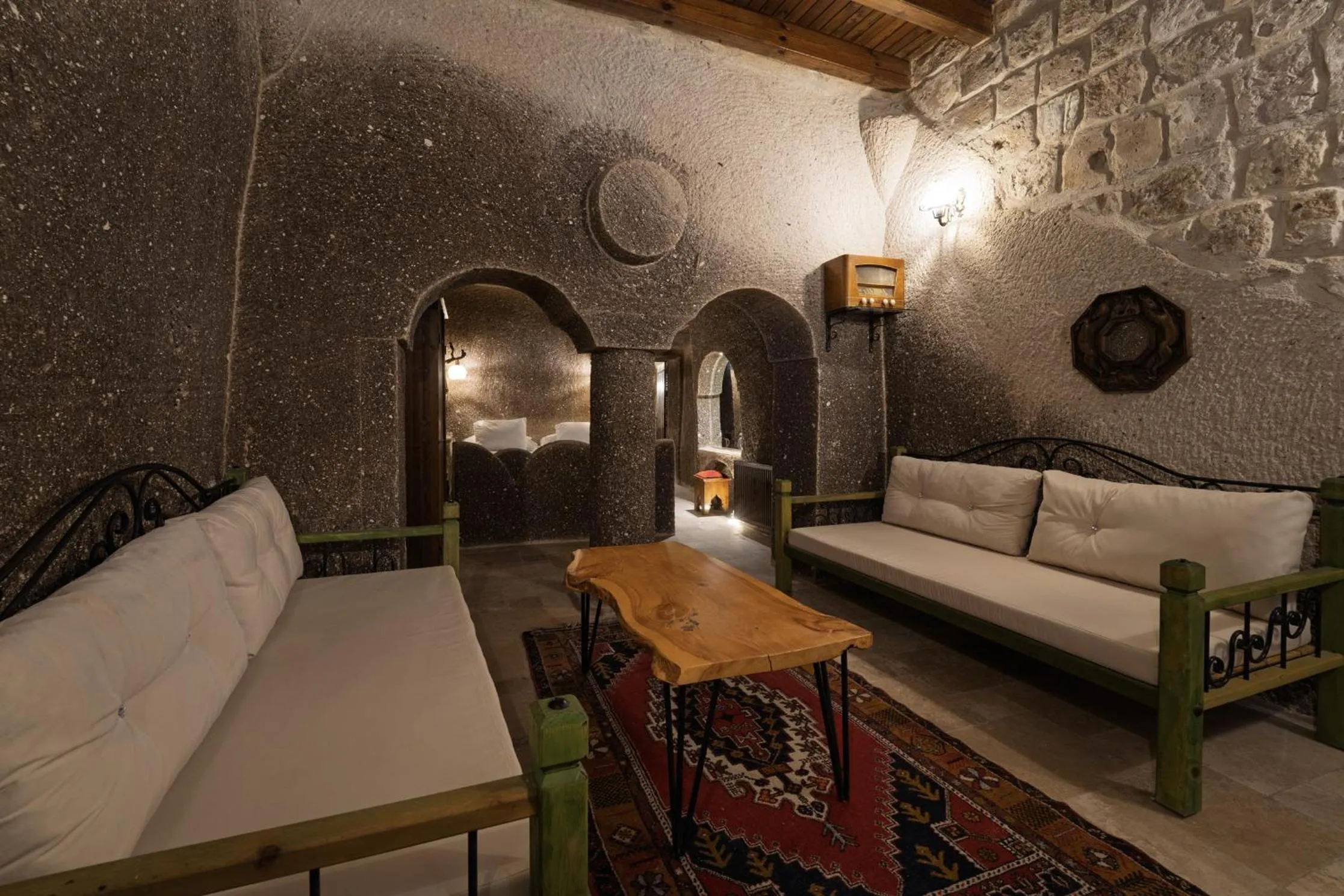 Living room in Grand Cave Suites