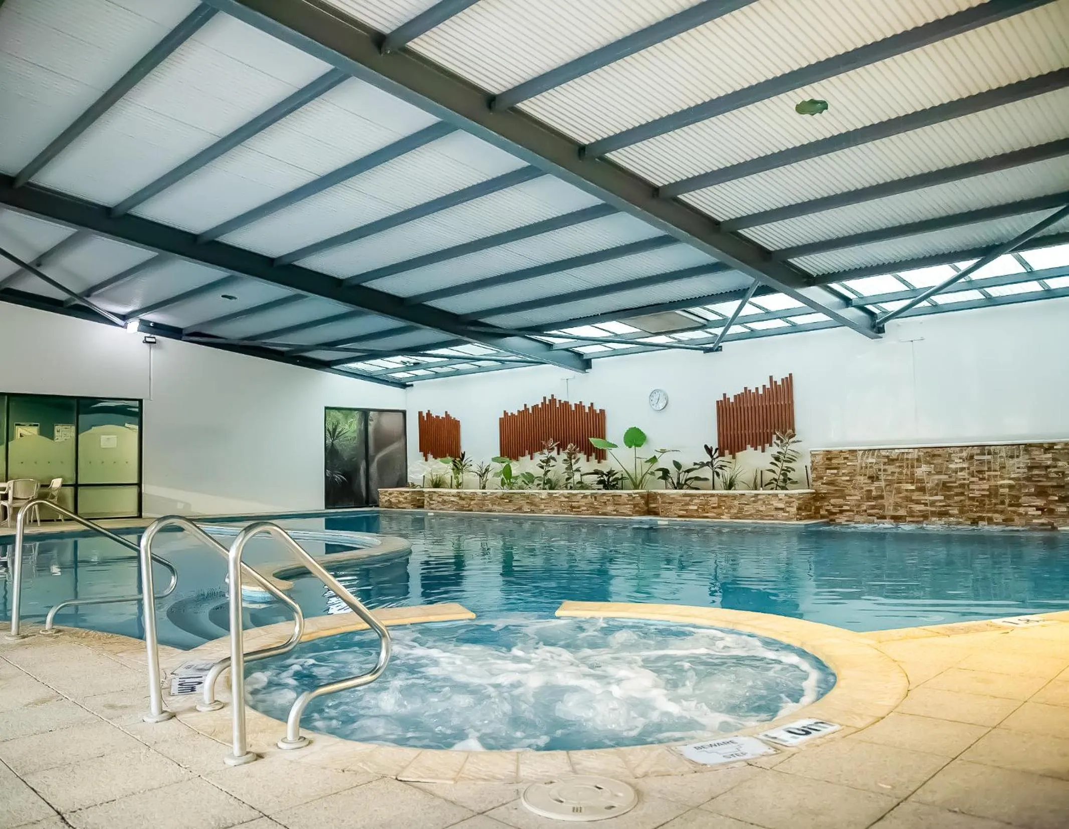 Swimming pool in Presidential Bungalow
