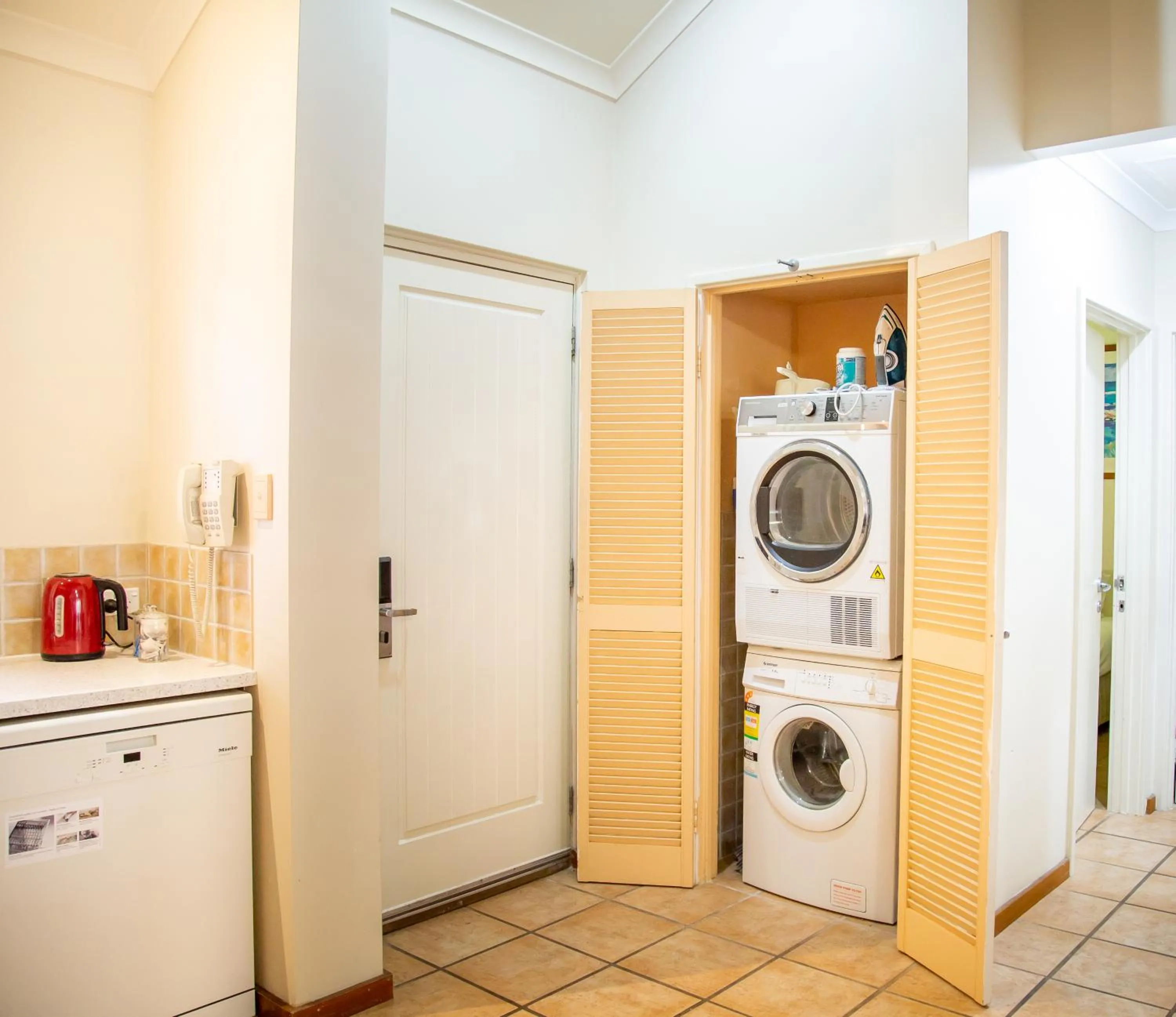 washing machine in Presidential Bungalow