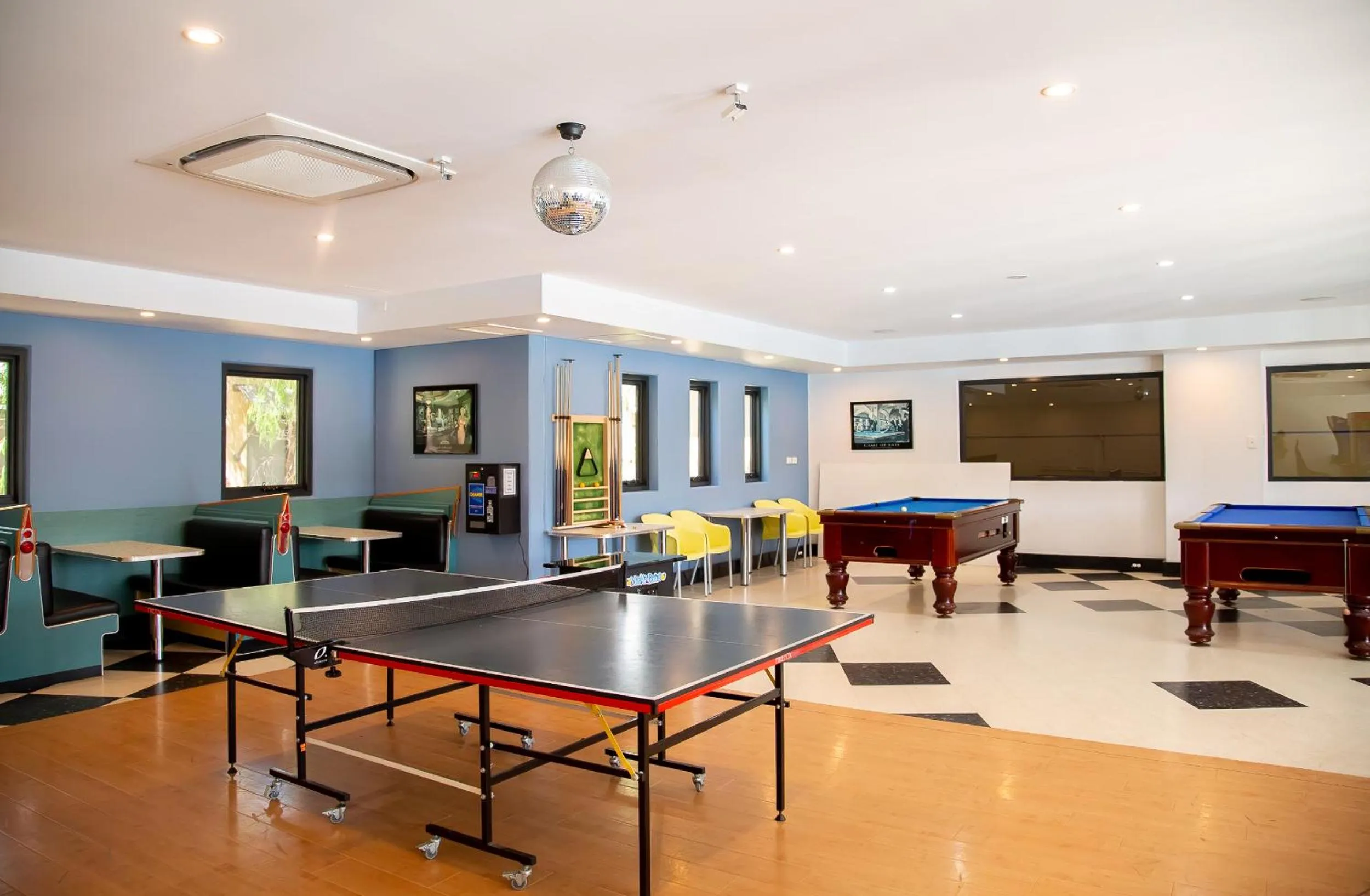 Game Room in Presidential Bungalow