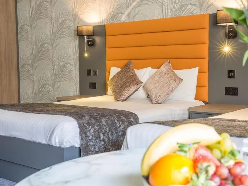 Bedroom, Bed in Diamond Coast Hotel