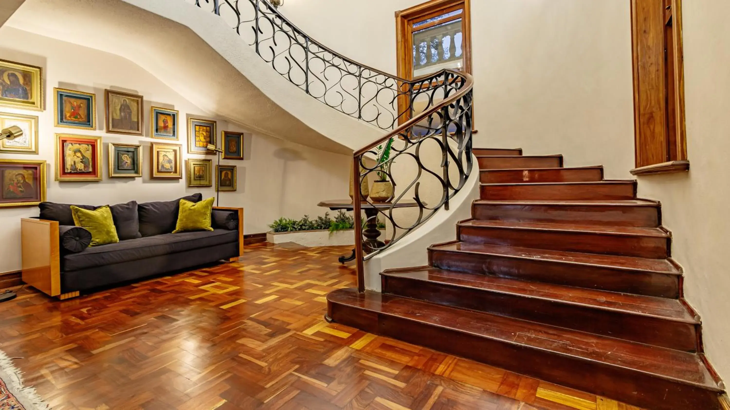 Lobby or reception in Christies at 32 on Russell Lobby or reception in Christies at 32 on Russell