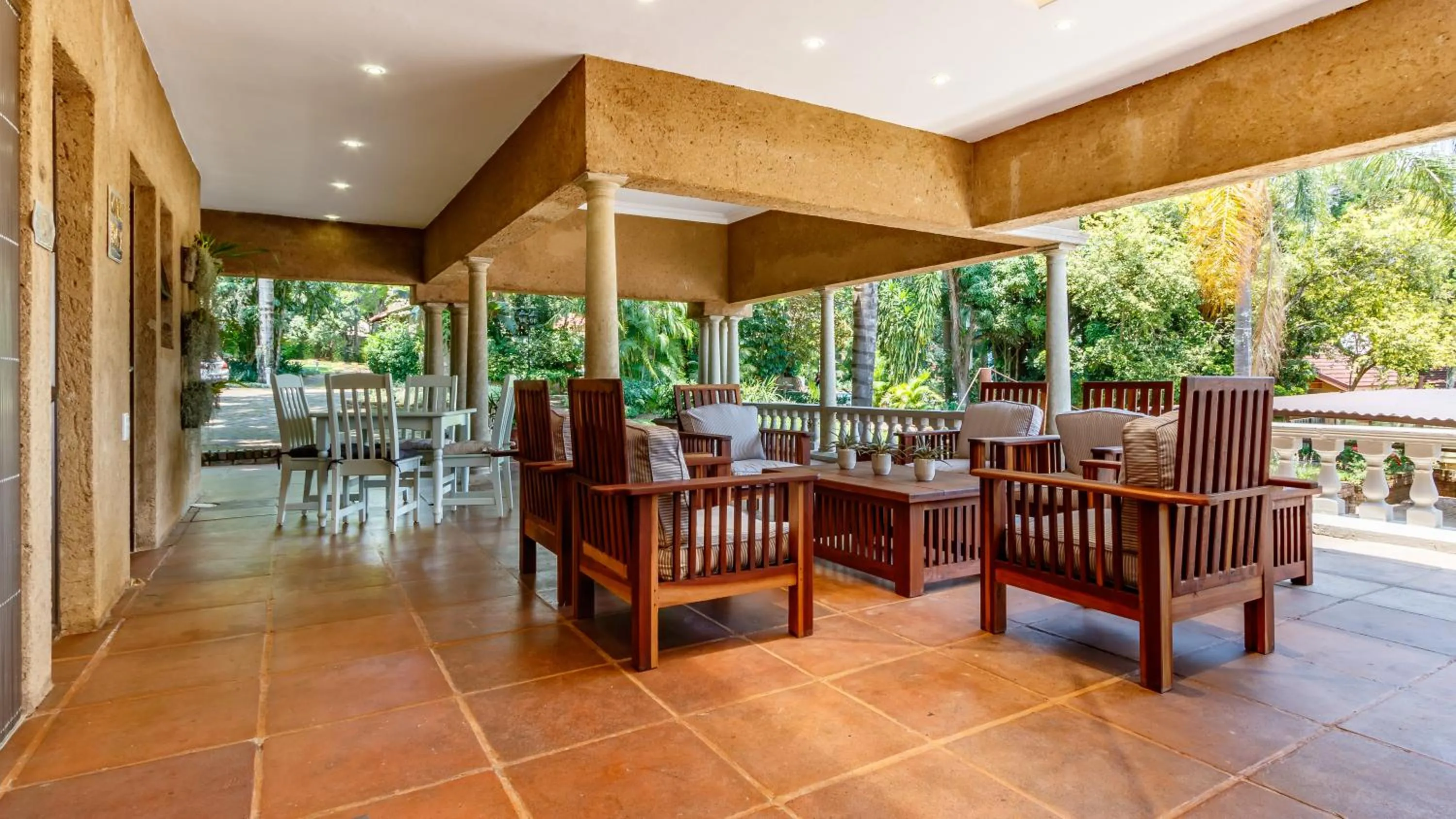 Patio in Christies at 32 on Russell