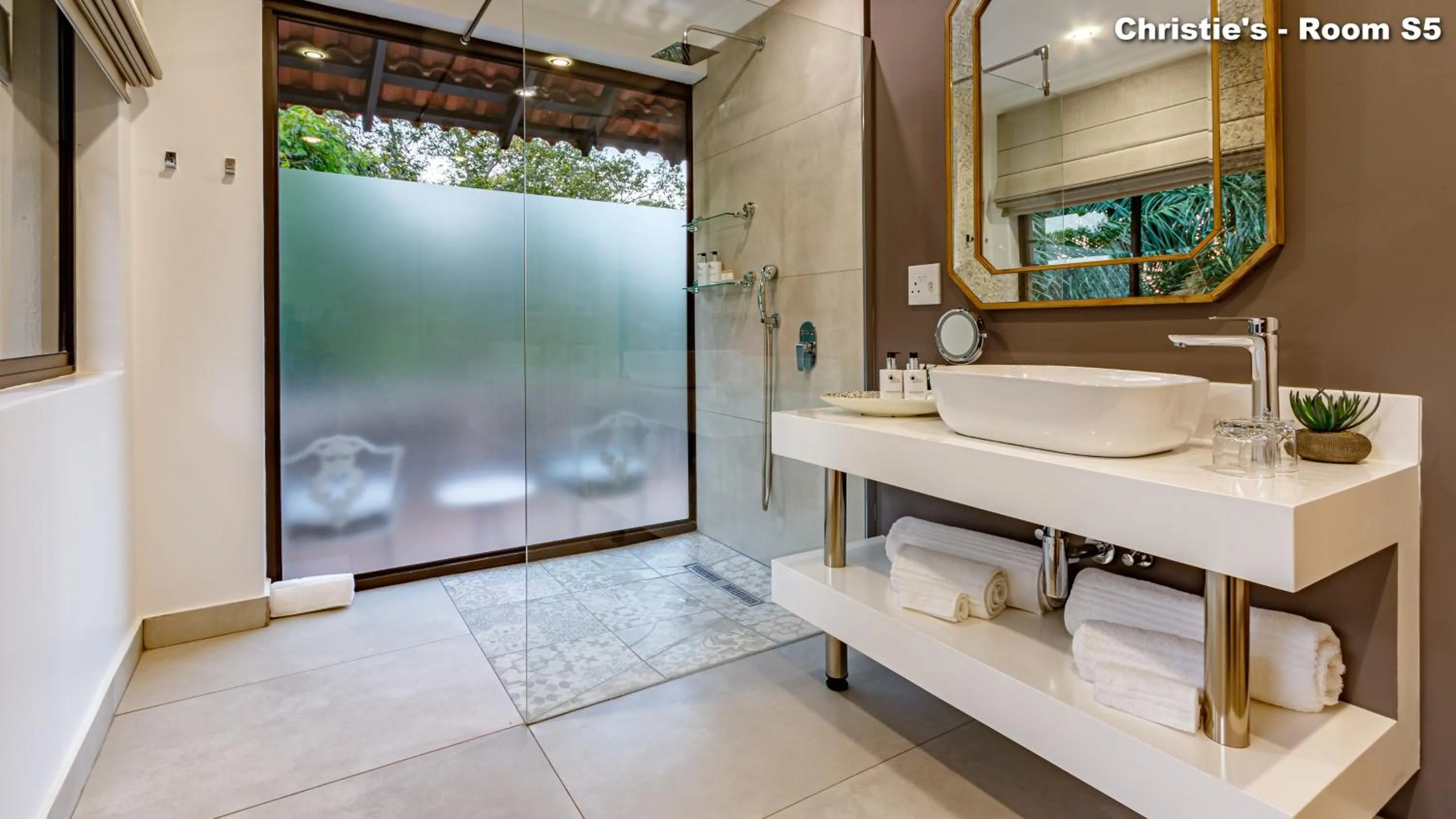 Bathroom in Christies at 32 on Russell