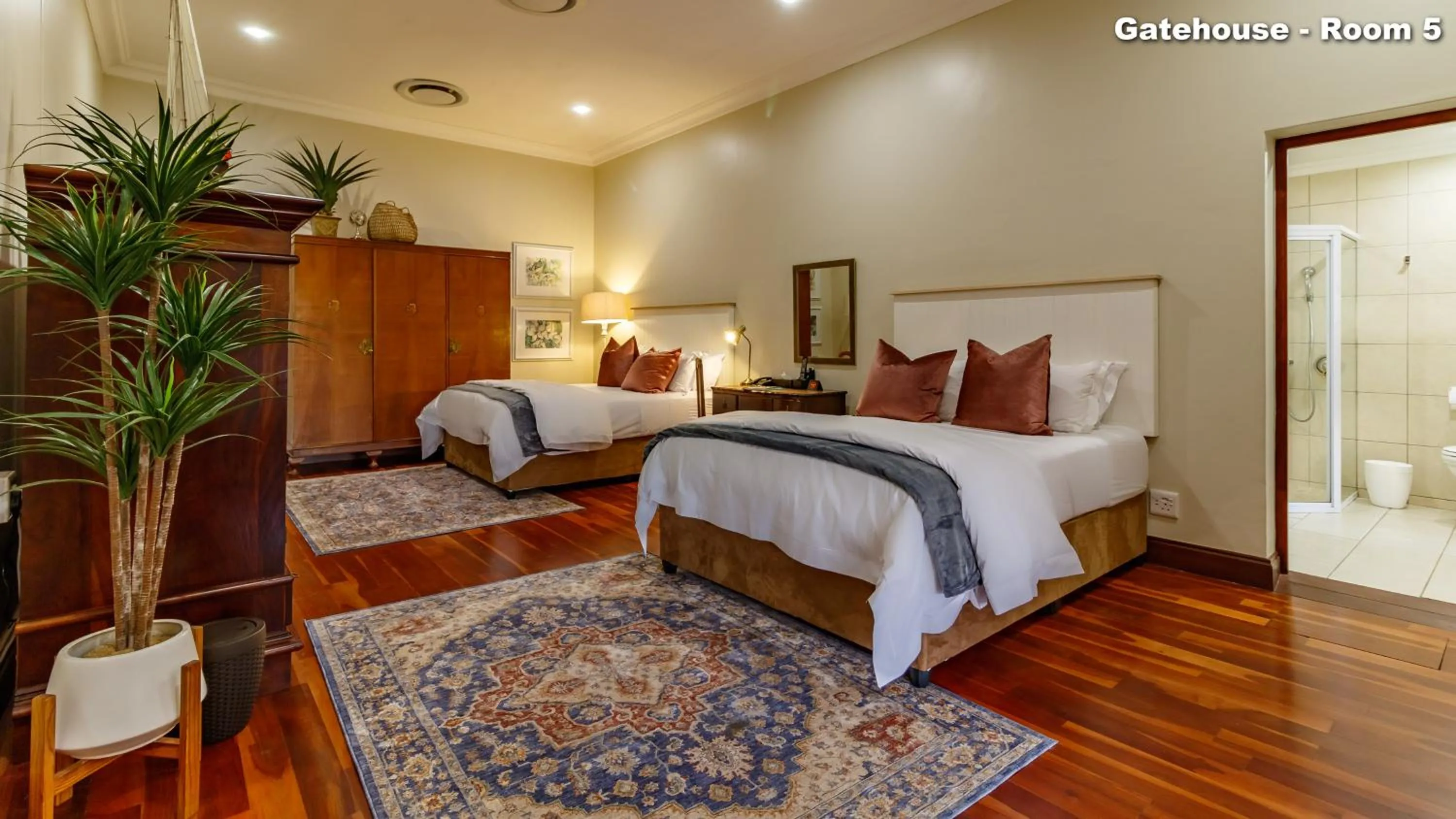 TV and multimedia, Bed in Christies at 32 on Russell