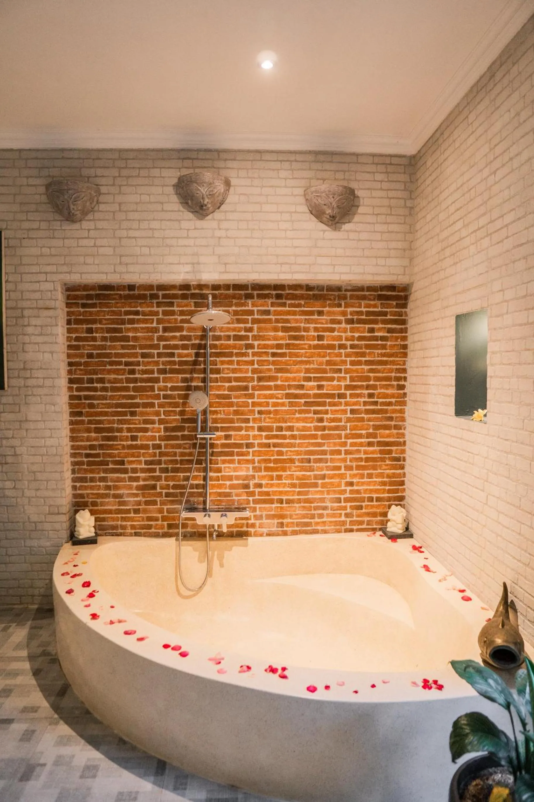 Shower in The Catur Villa Seminyak