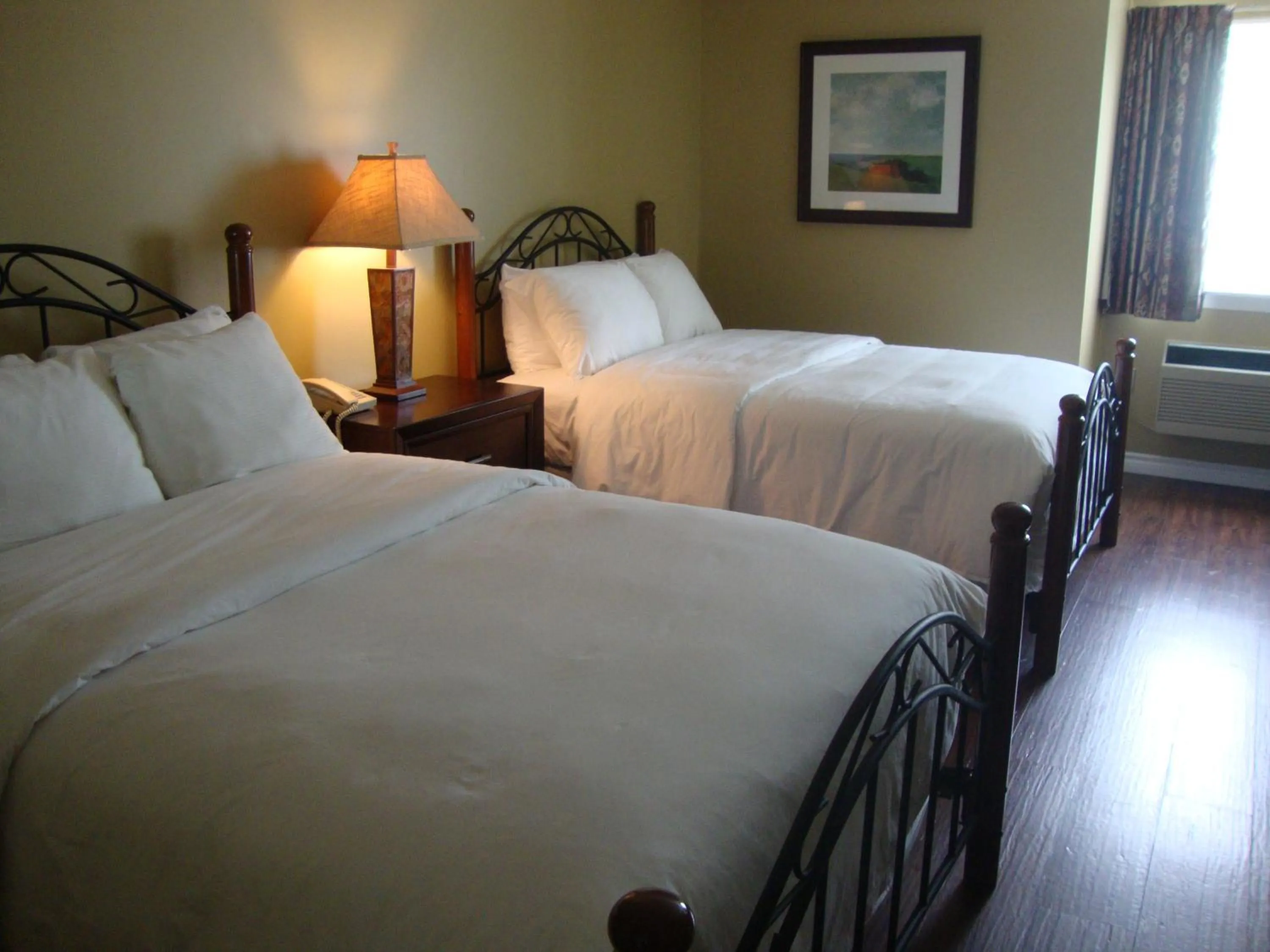 Day, Bed in Annapolis Royal Inn & Suites