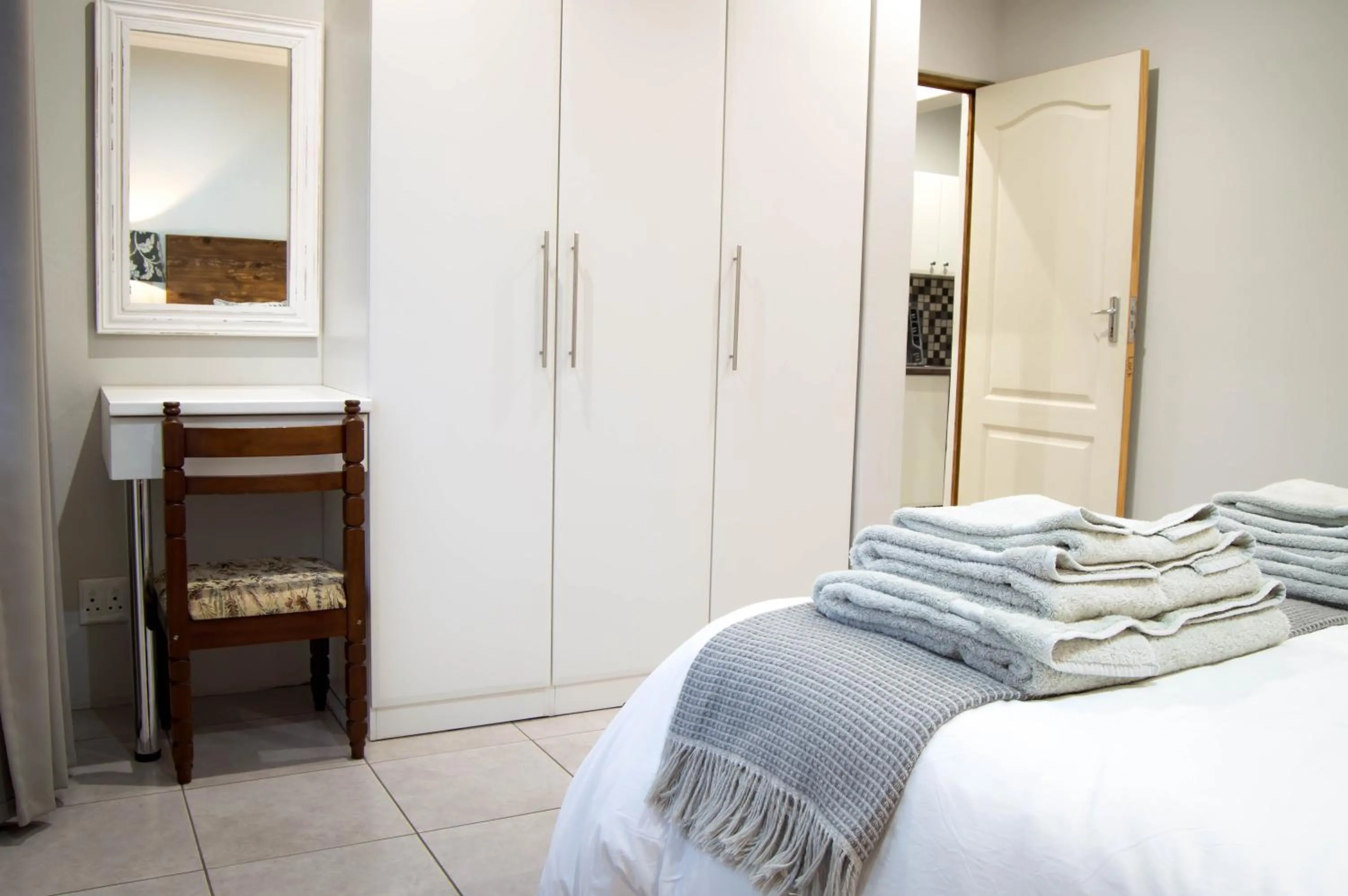 Bedroom, Bed in 870 on Riverview Drive