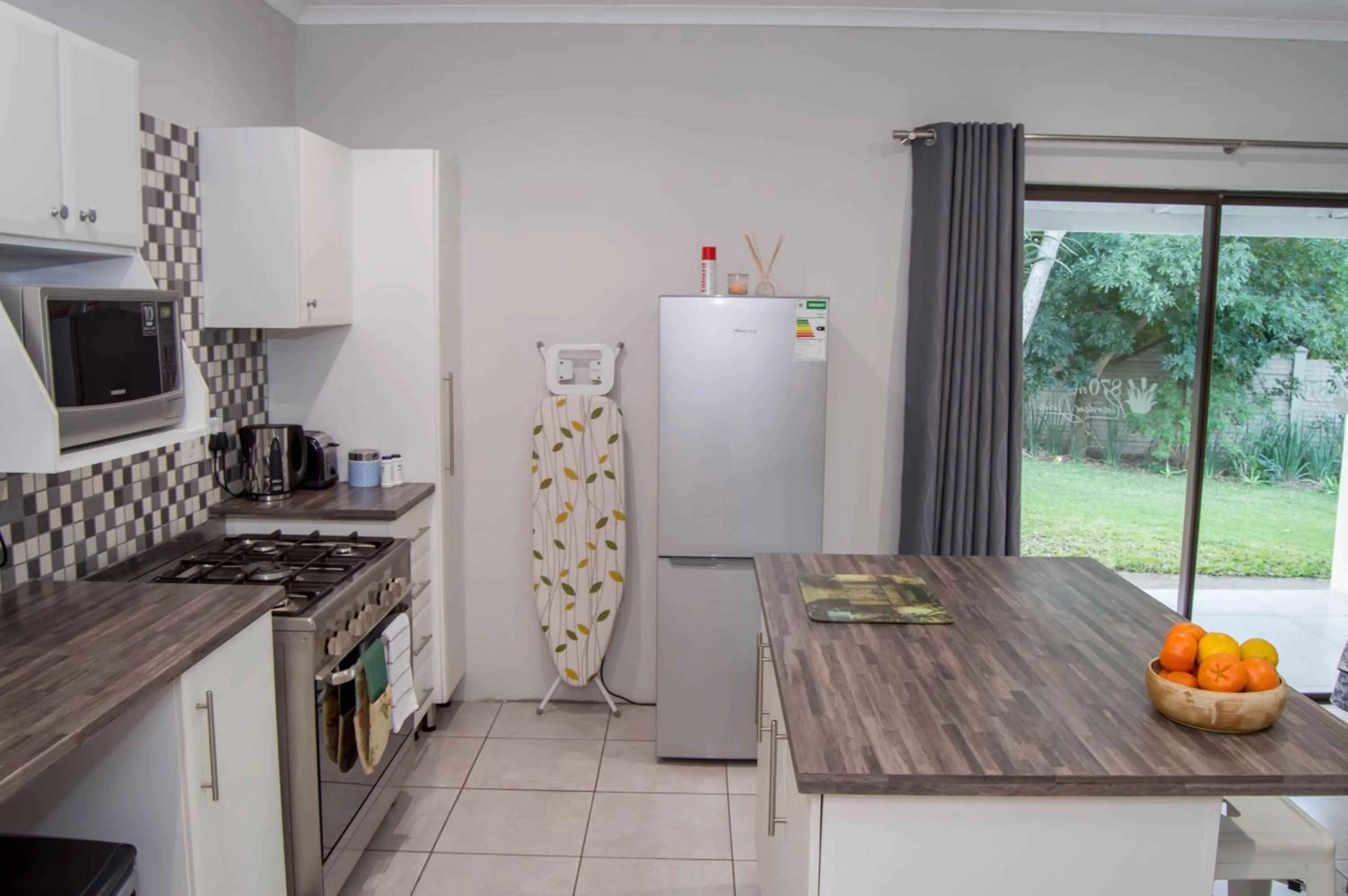 Kitchen or kitchenette in 870 on Riverview Drive
