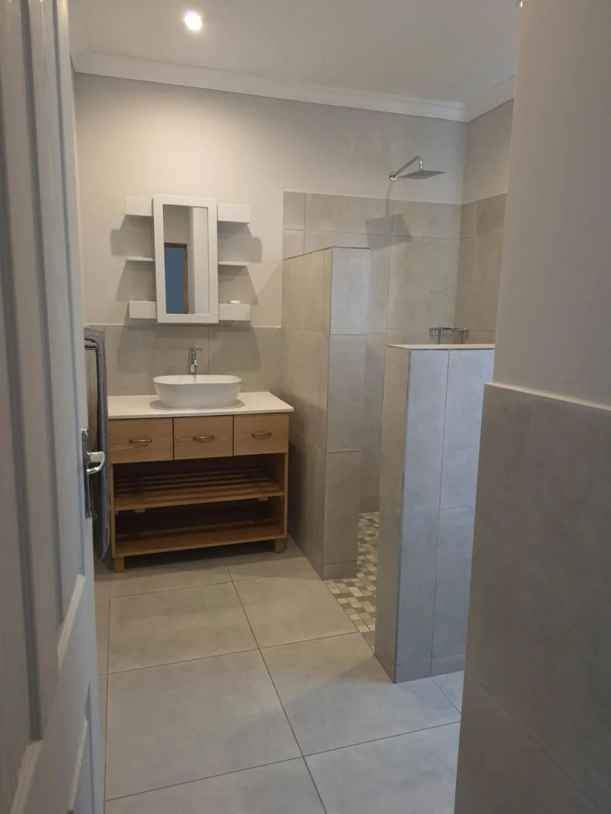 Bathroom in 870 on Riverview Drive