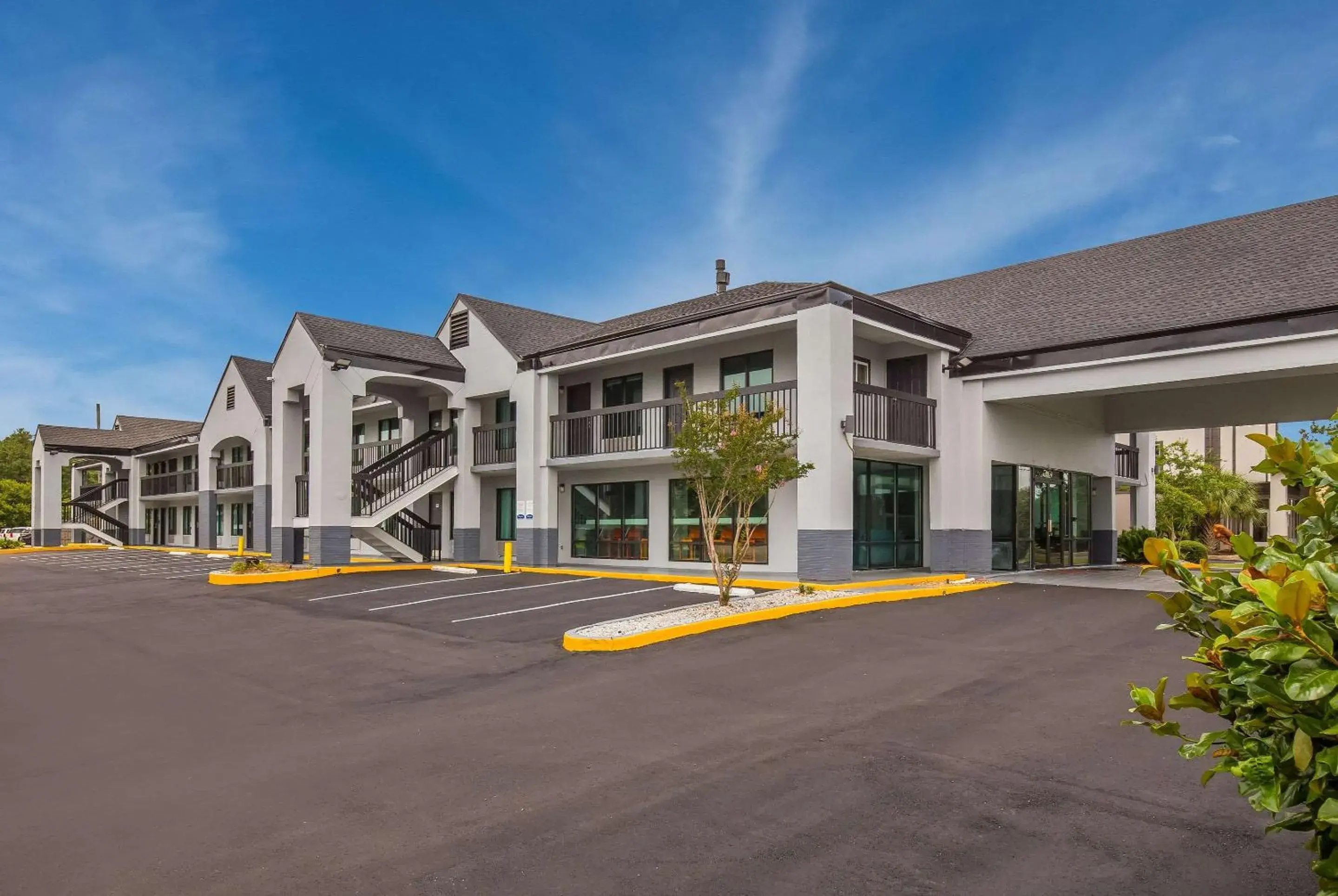 Property Building in Econo Lodge