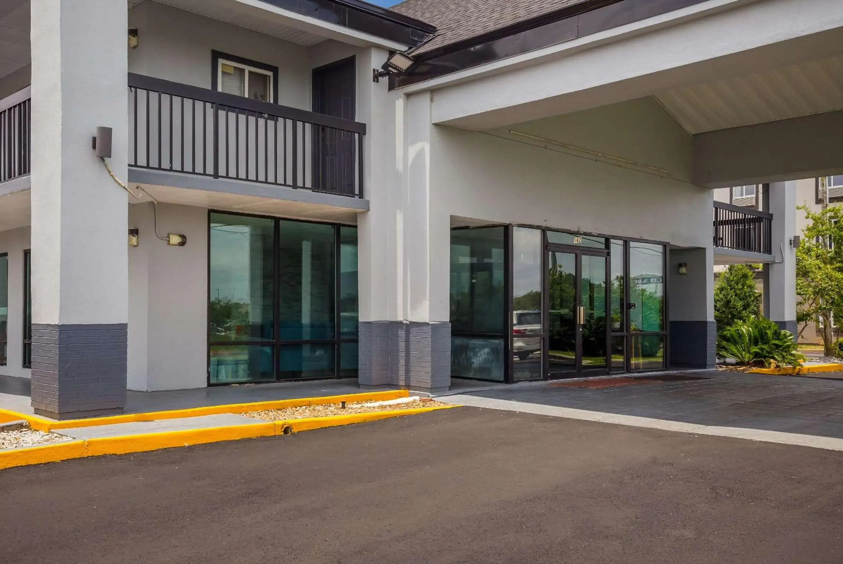 Property building in Econo Lodge