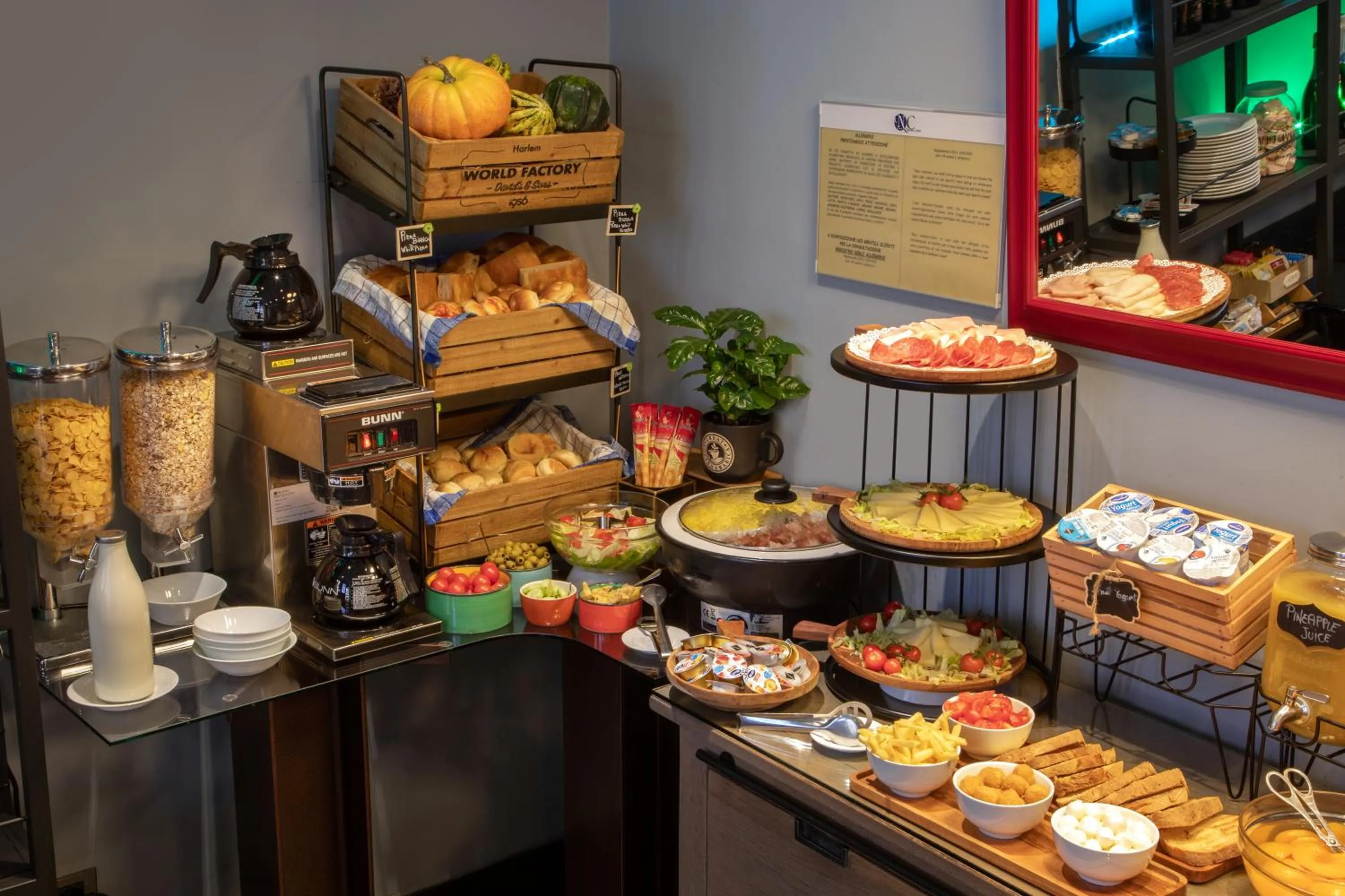 Food and drinks in Navona Colors Hotel