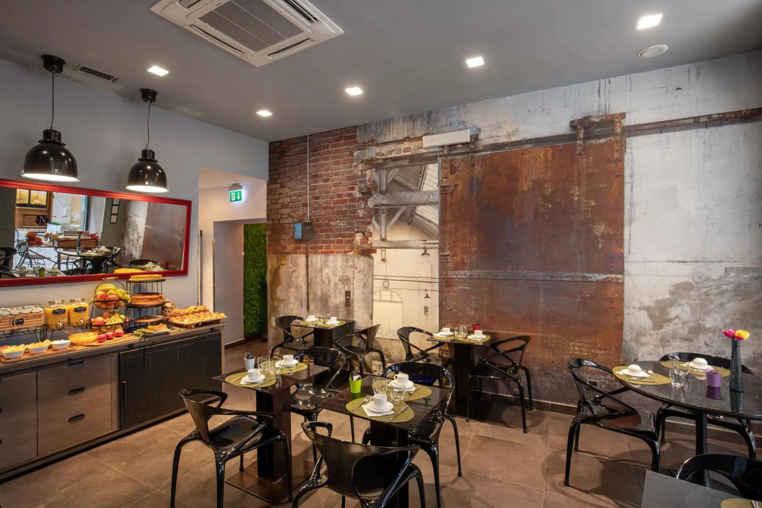 Restaurant/places to eat in Navona Colors Hotel Restaurant/places to eat in Navona Colors Hotel