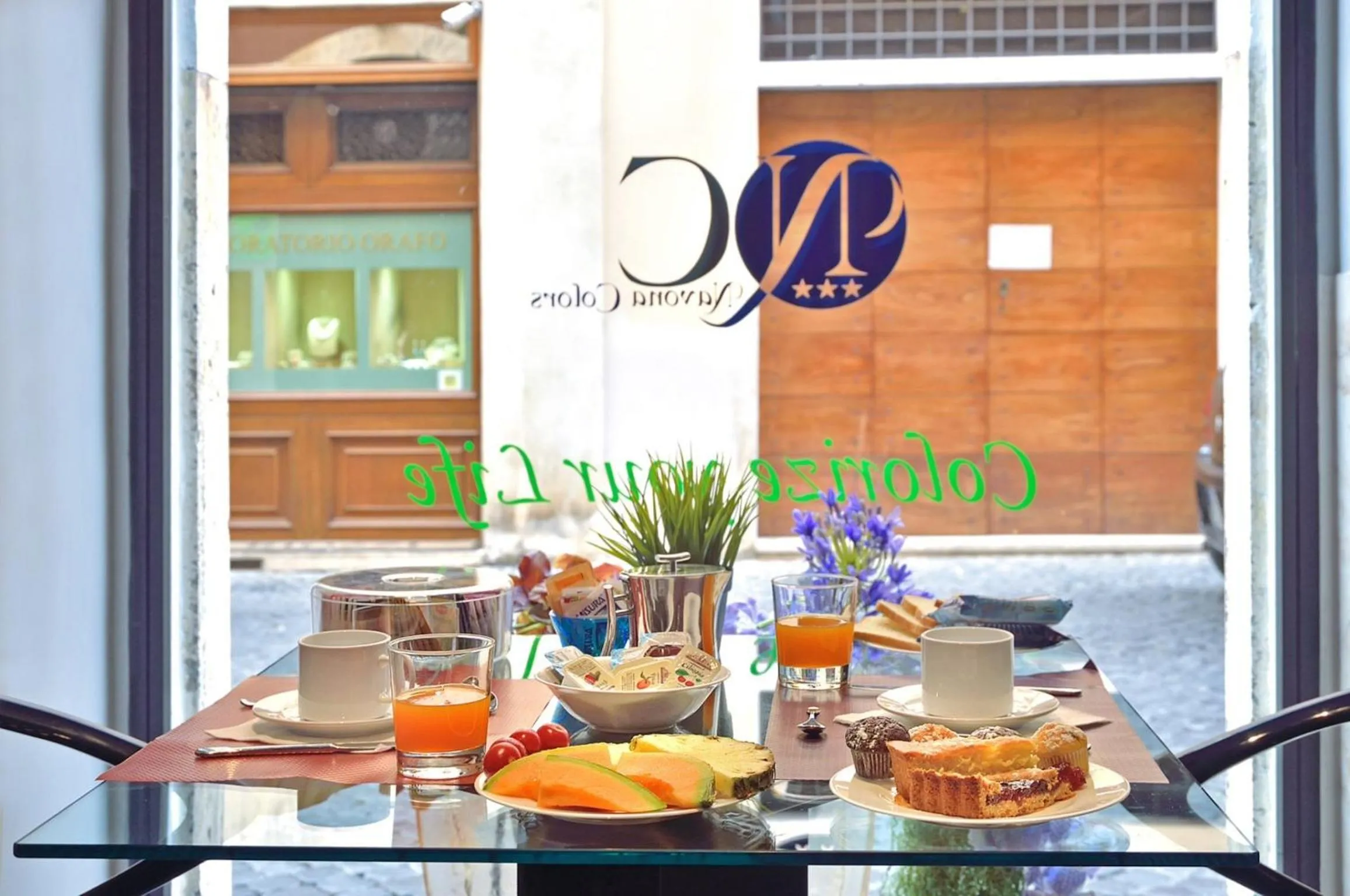 Coffee/tea facilities in Navona Colors Hotel