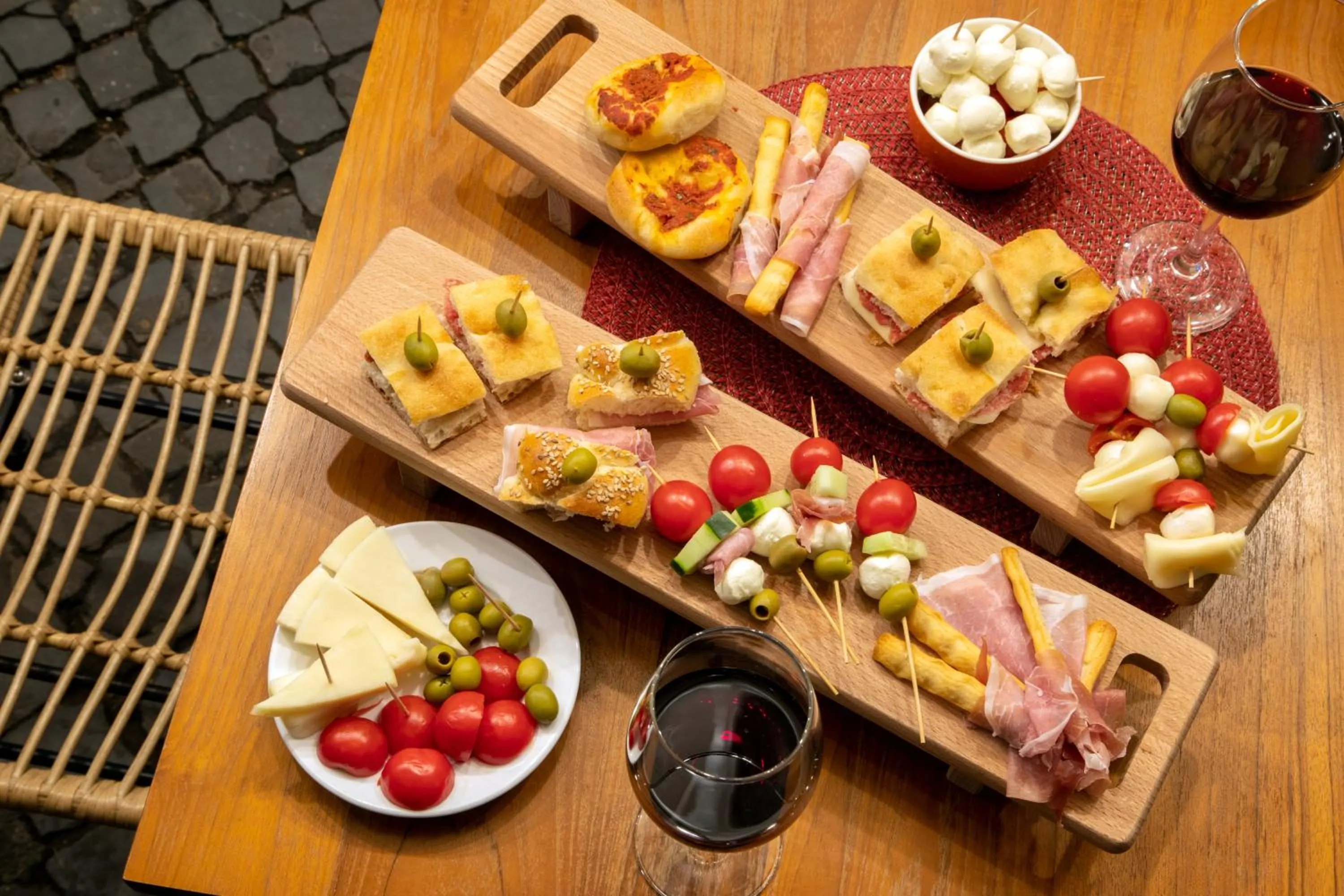 Food and drinks in Navona Colors Hotel