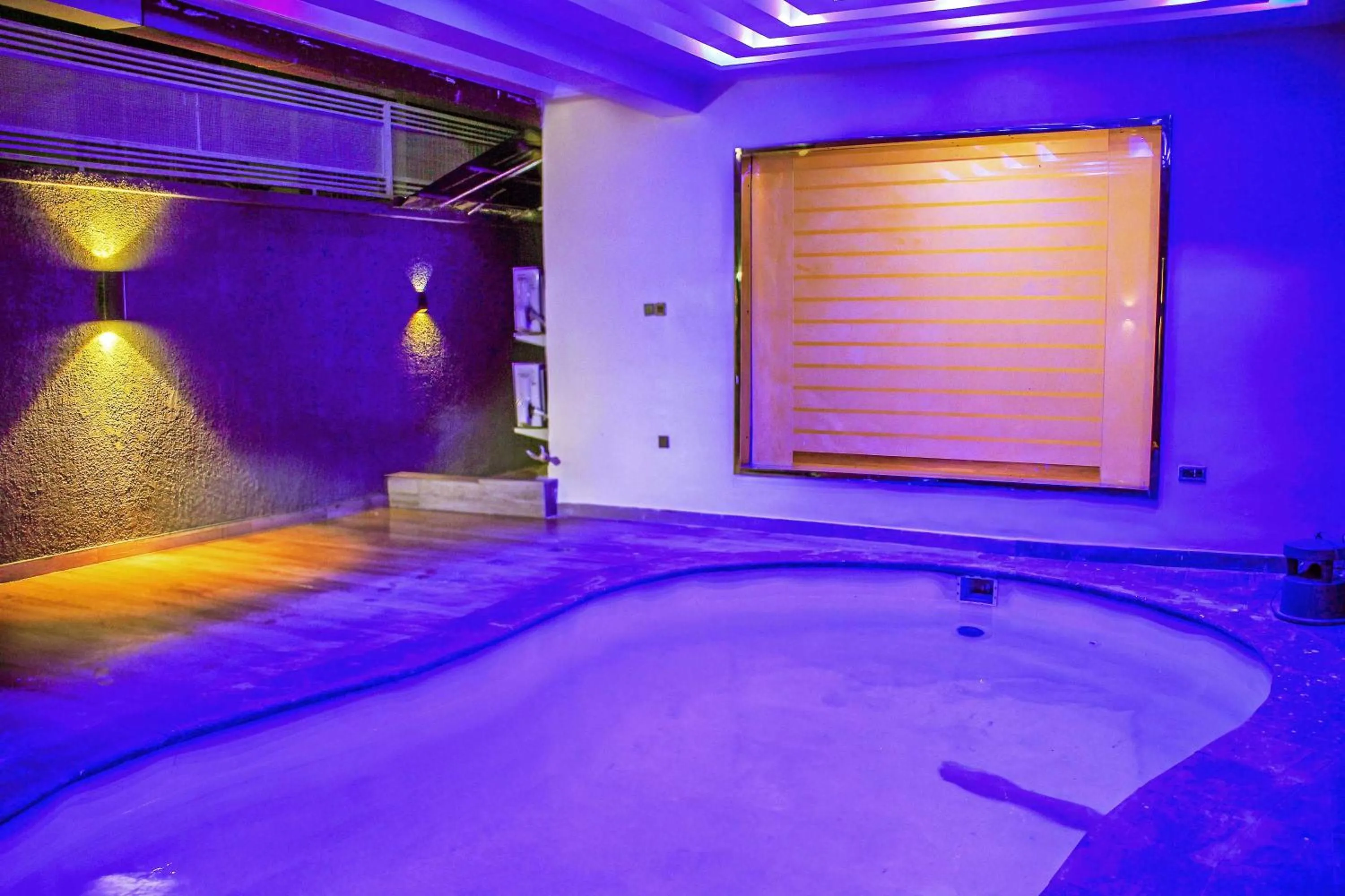 Swimming pool in Joshesther Olive Hotel