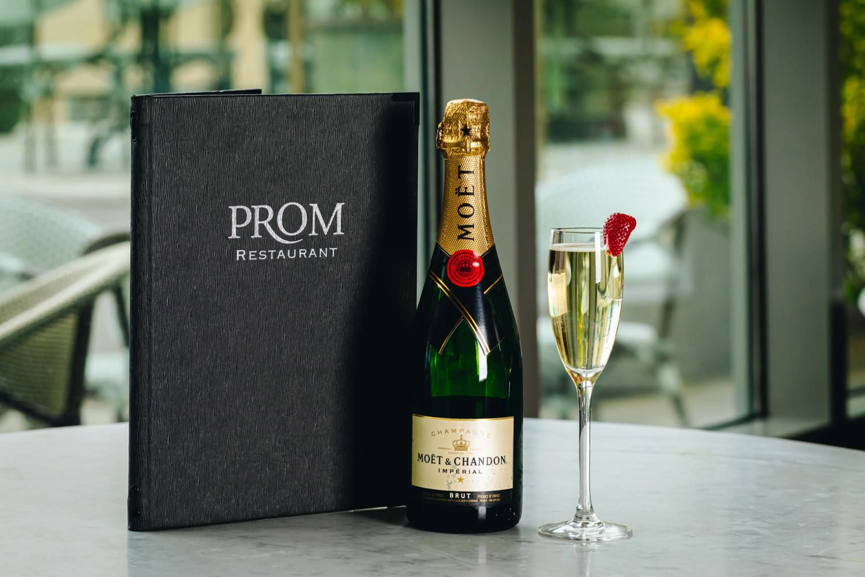 Food and drinks in Salthill Hotel