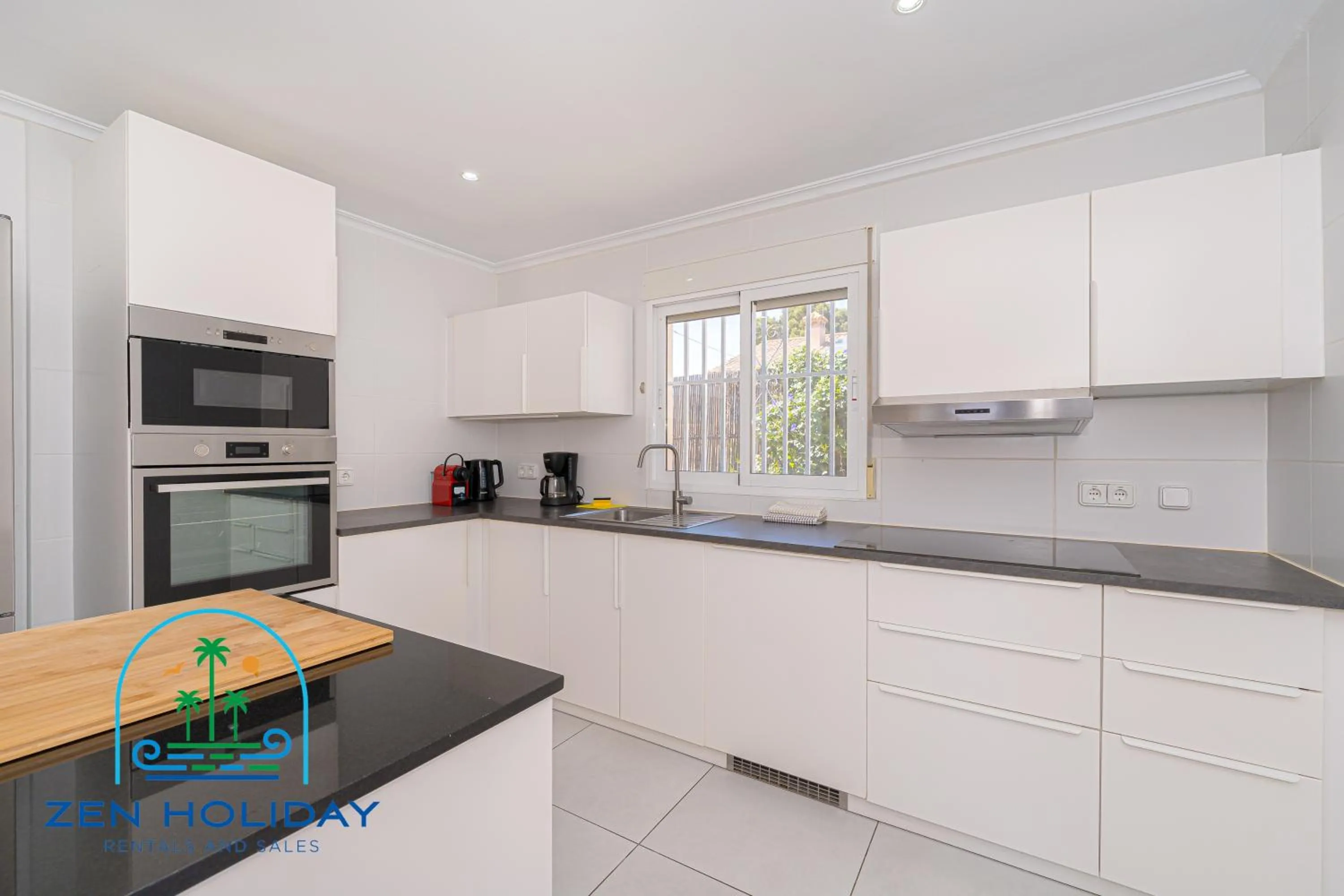 Villa Reyets 4 bed 3 bath Private Pool