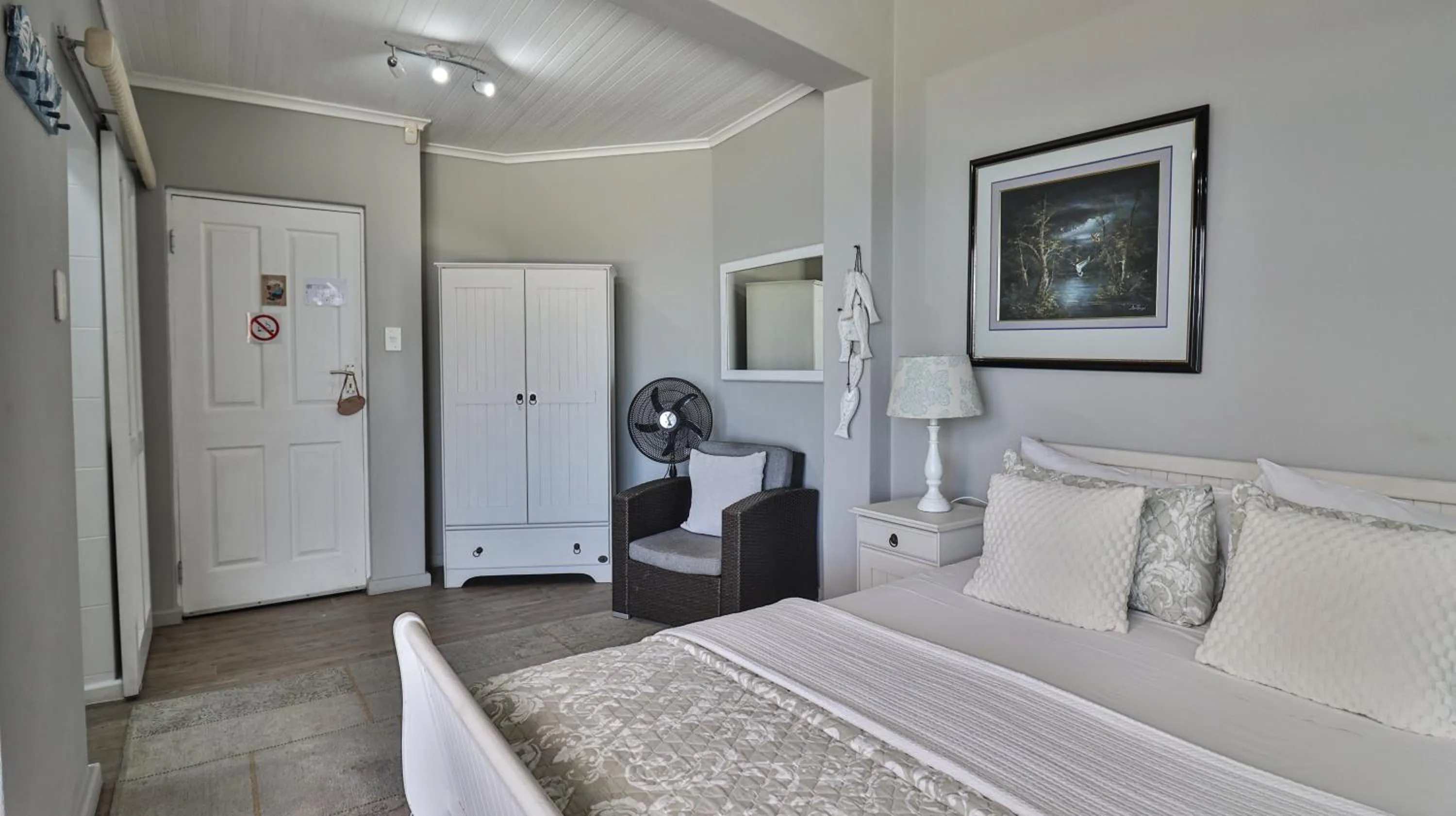 3ColoursBlue Guest House