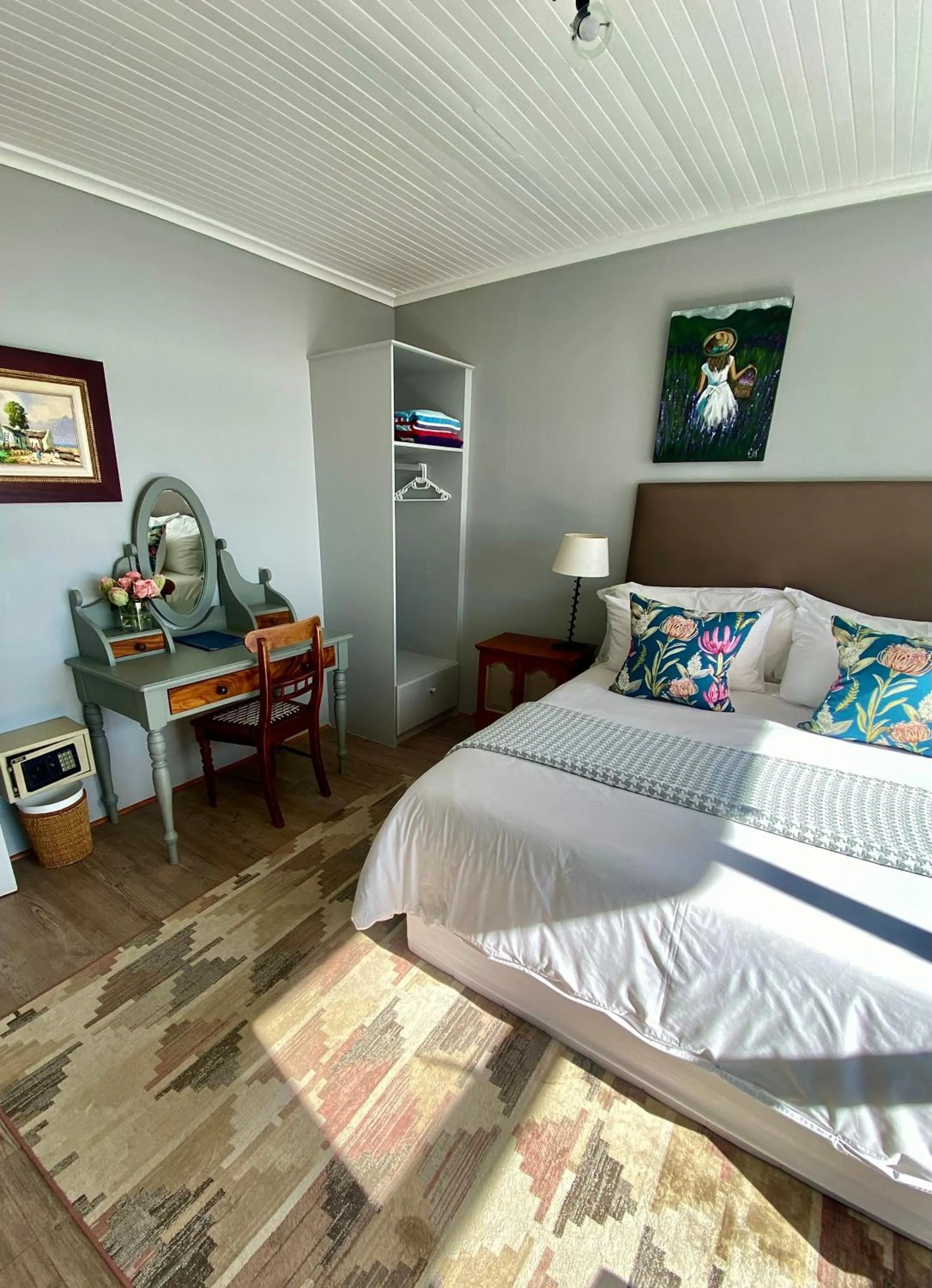 Shower in 3ColoursBlue Guest House