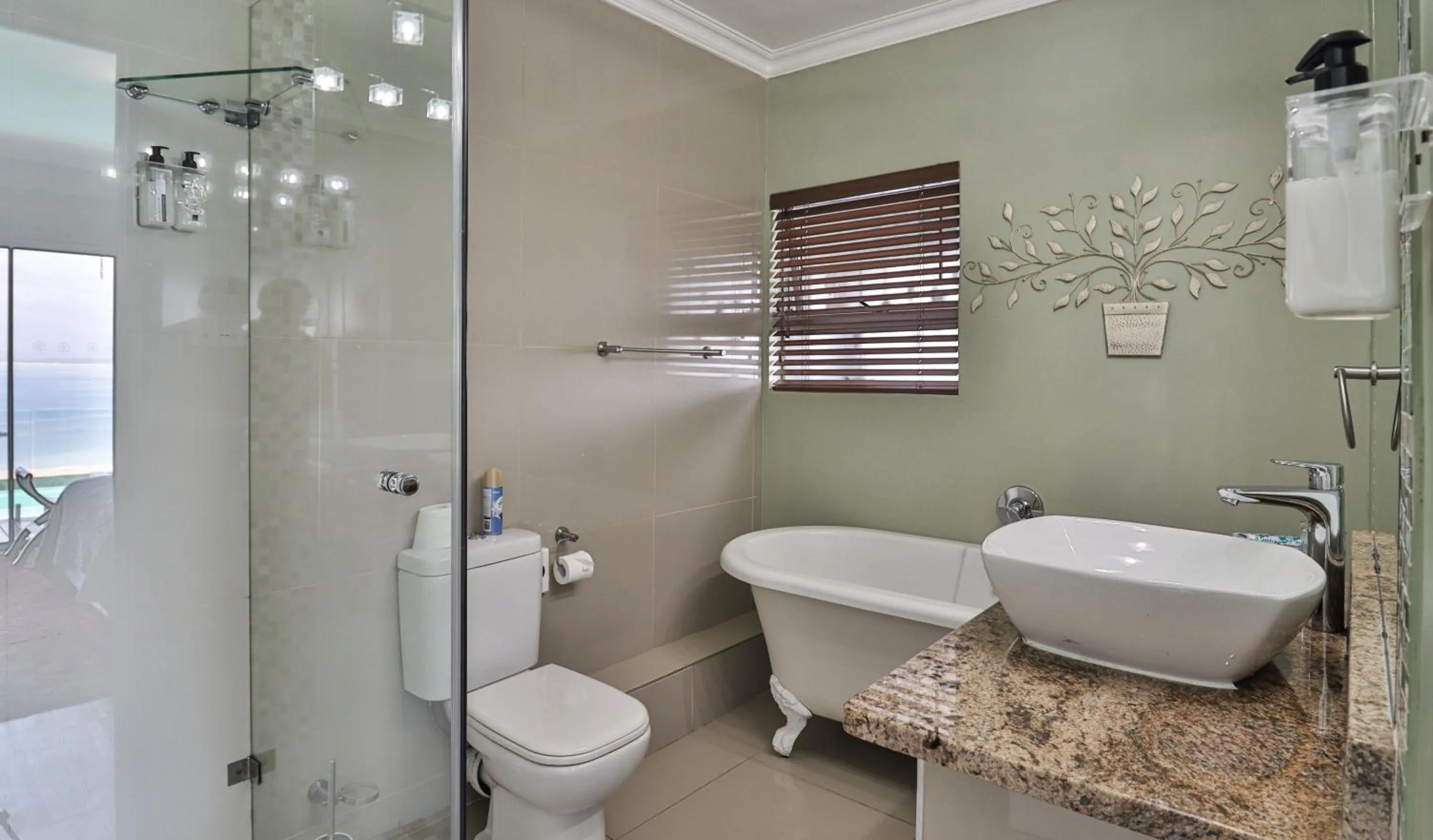 Bathroom in 3ColoursBlue Guest House