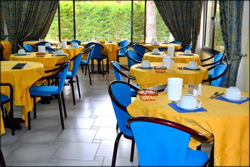 Restaurant/places to eat in Hotel Anfora