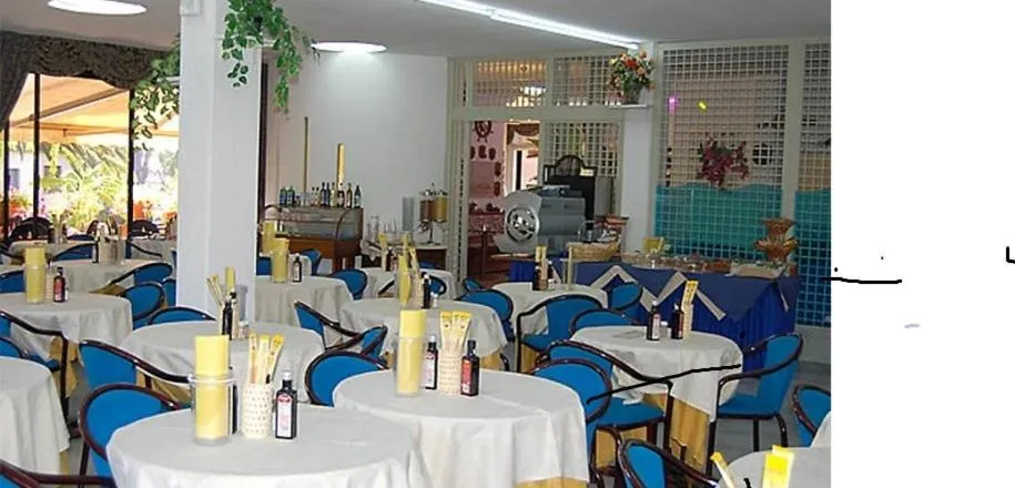 Restaurant/places to eat in Hotel Anfora