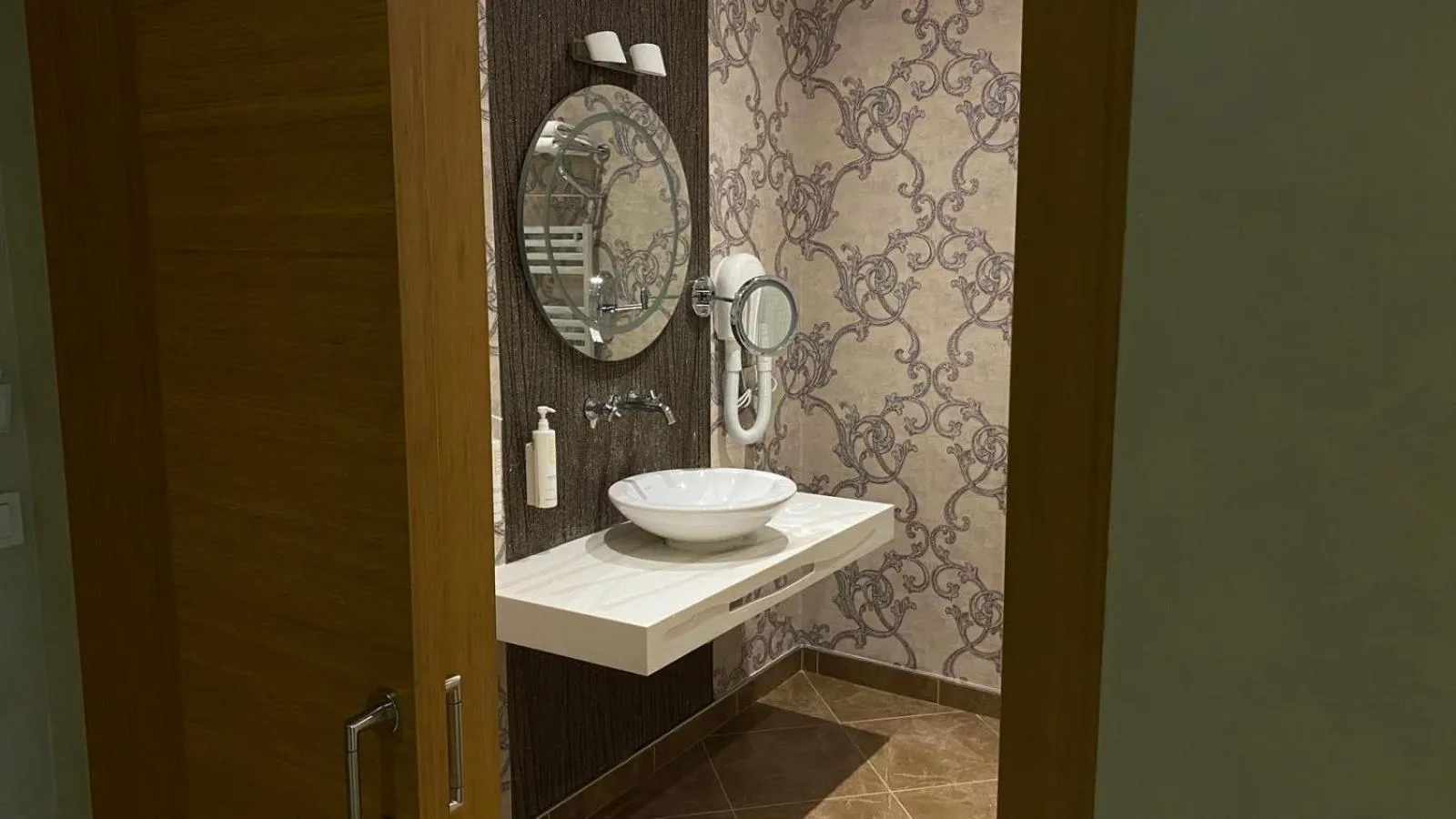 Bathroom in Lale Hotel