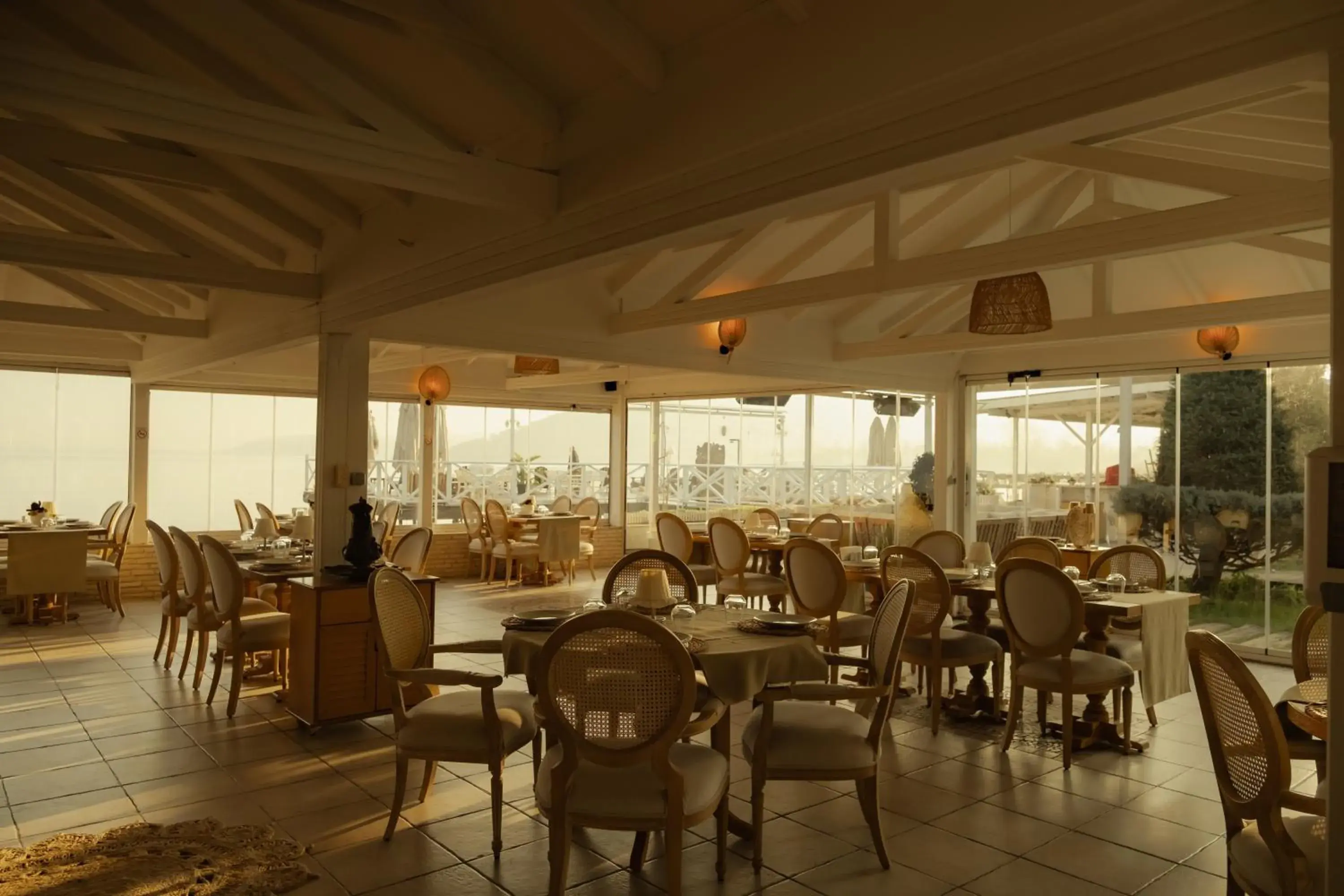 Restaurant/places to eat in Lale Hotel Restaurant/places to eat in Lale Hotel