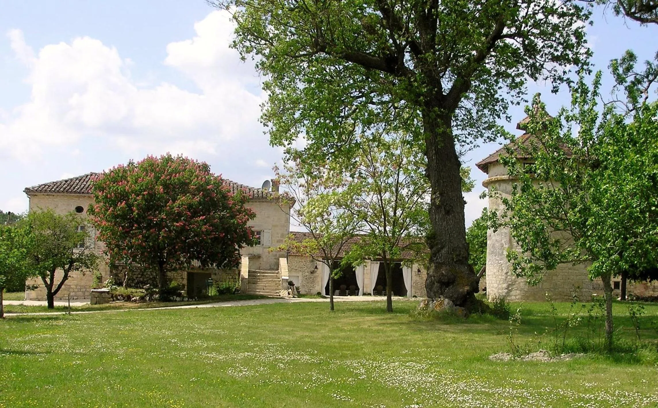 Property building in Domaine de L'Isle Basse