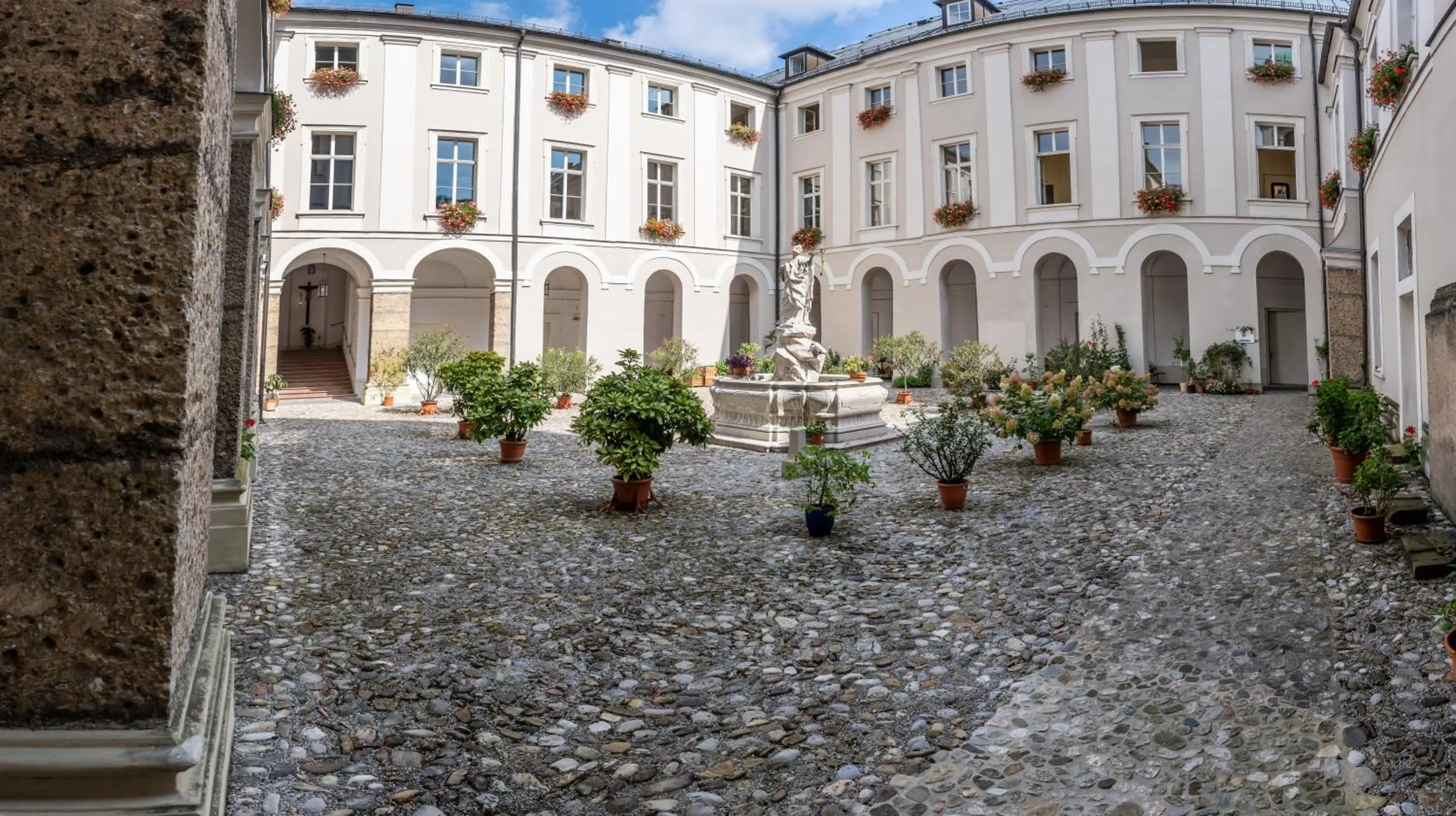 Patio in Gästehaus im Priesterseminar Salzburg