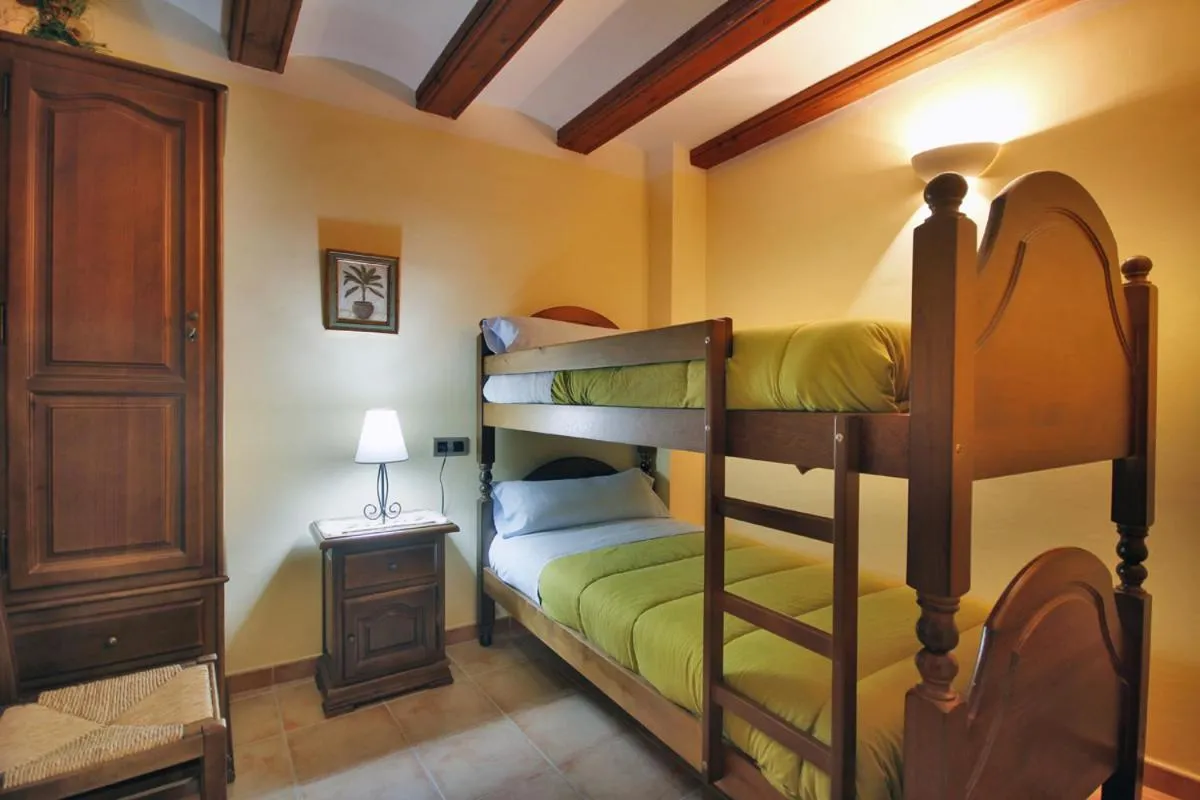 bunk bed, Bed in Apartamentos Santa Agueda