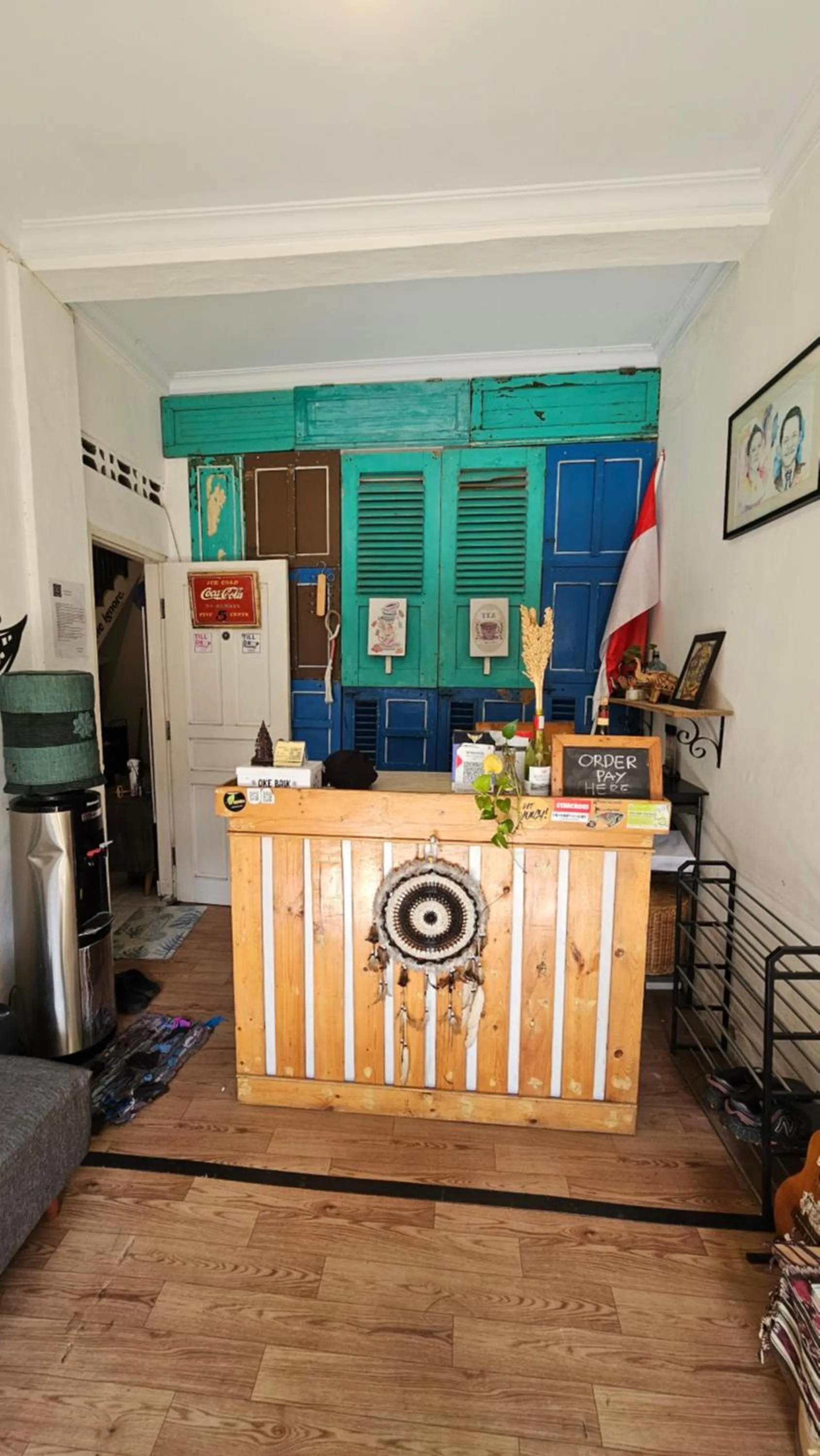 oven in Oke Baik Hostel