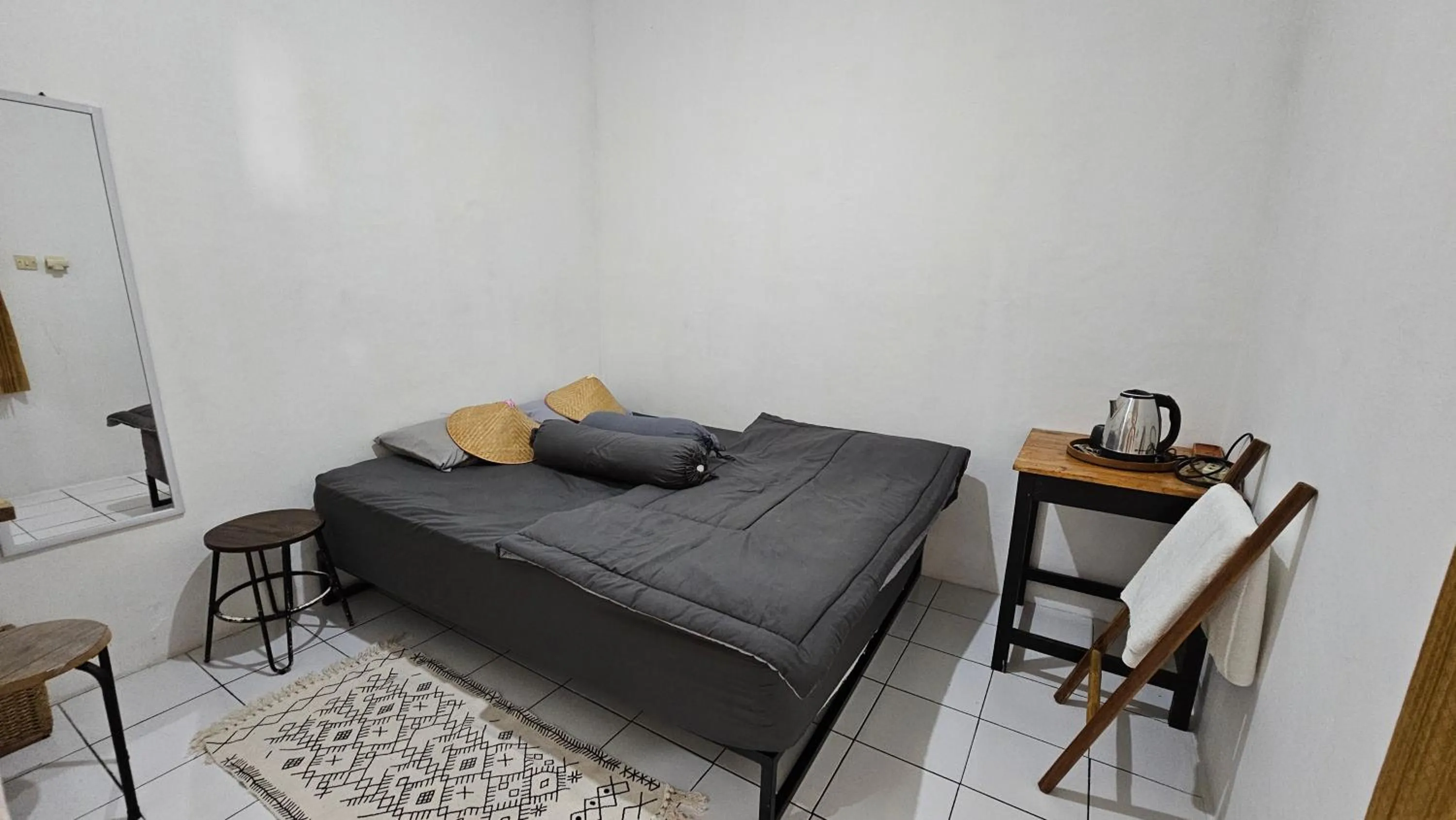 Photo of the whole room, Bed in Oke Baik Hostel