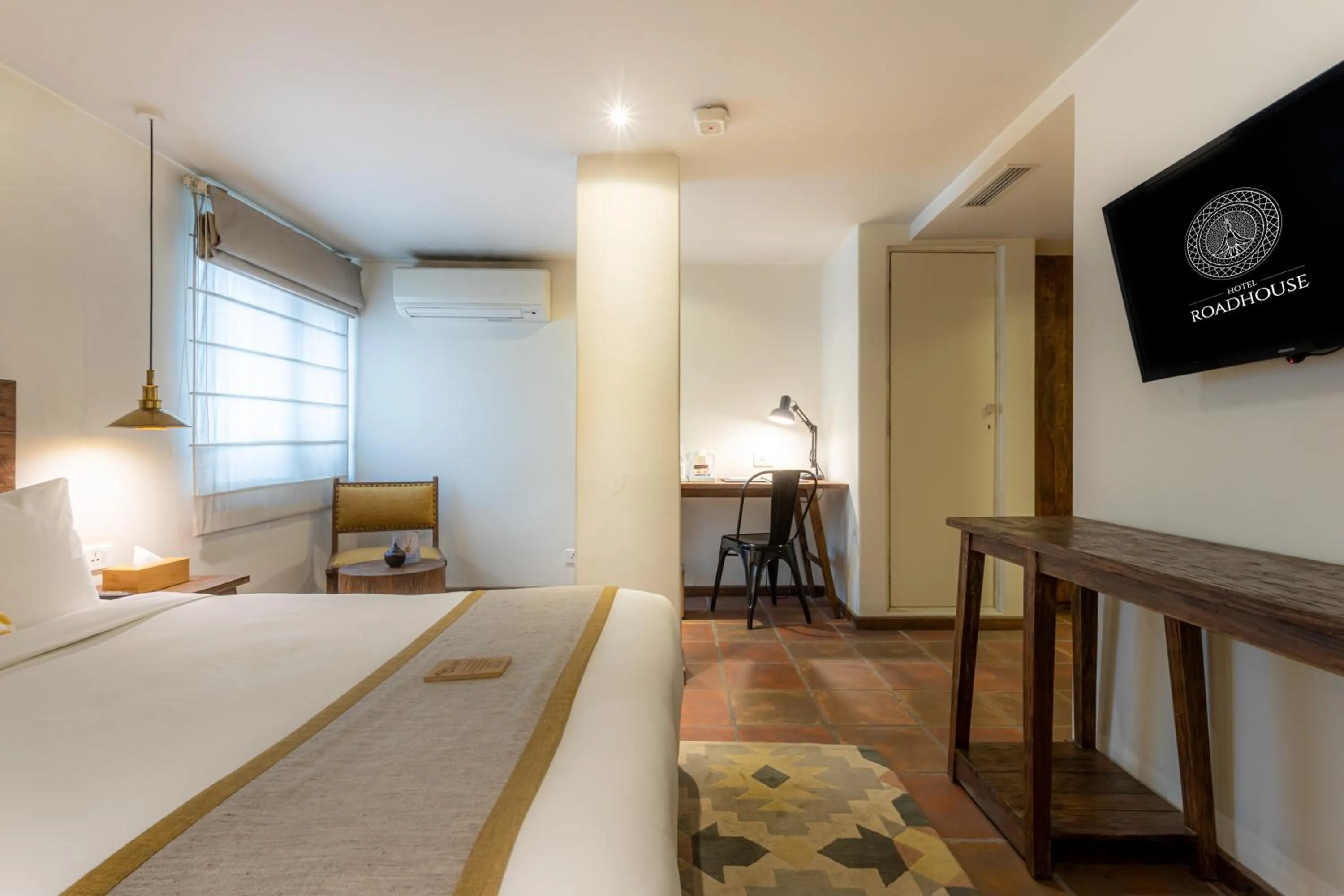 TV and multimedia, Bed in Hotel Roadhouse, Thamel, Kathmandu- Contemporary Boutique