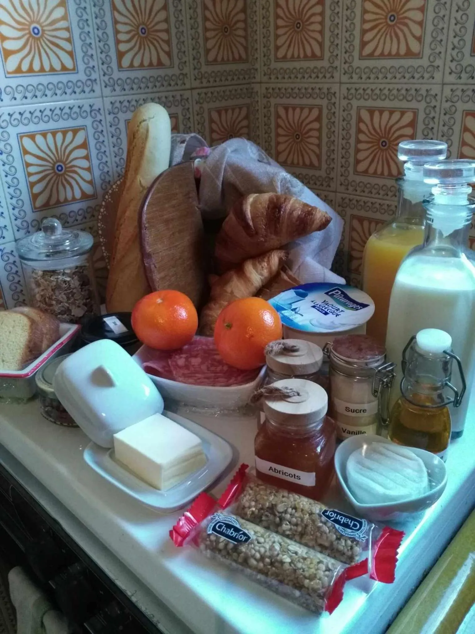 Breakfast in Au Cabanon Chez Nath - chbre d'hôtes