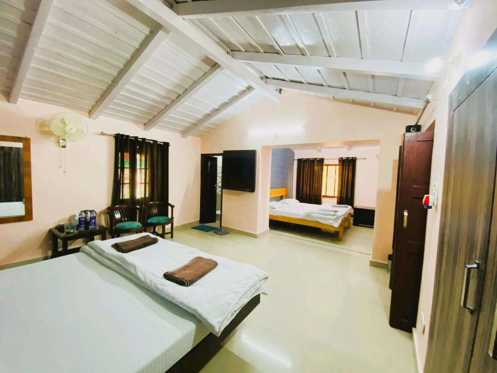 Bed in Windsor Cottages